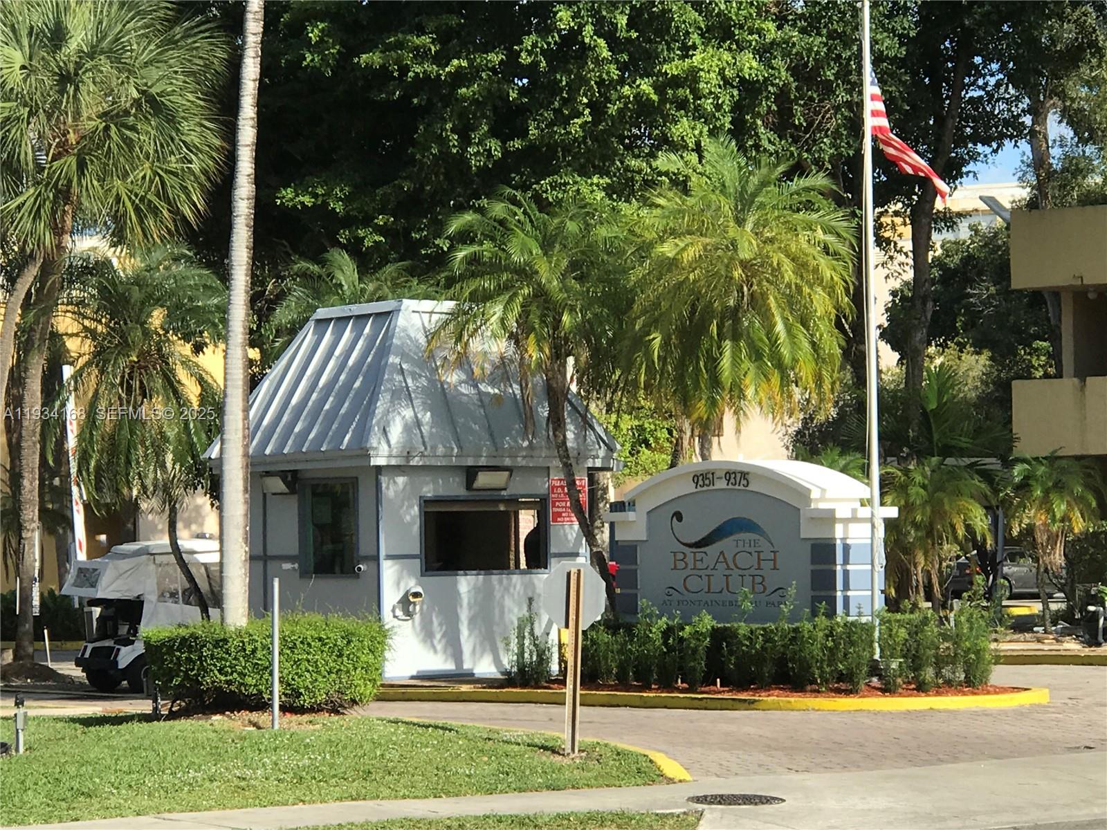 The Beach Club Fontainebl