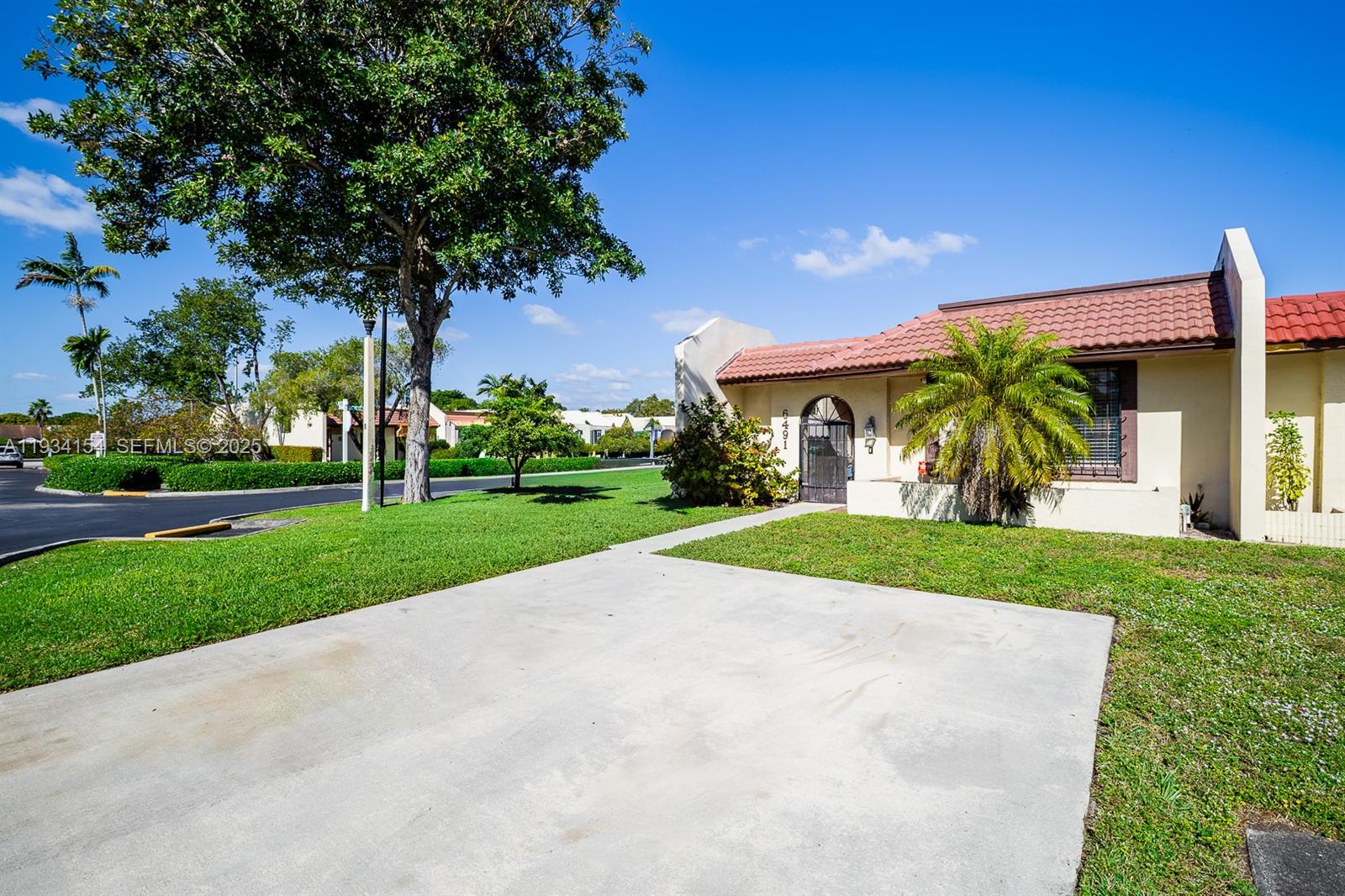 Townhomes Of Country Lake