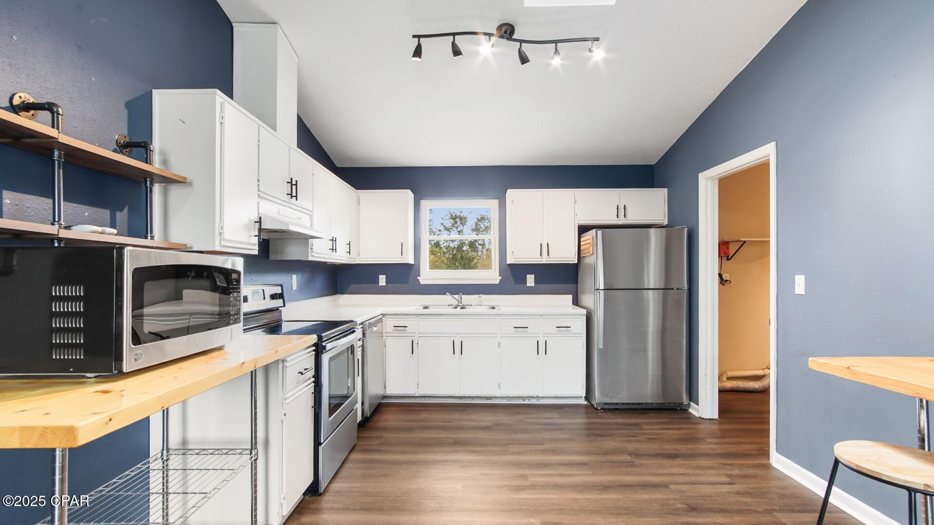 Image 7 For 3728 Greentree Place