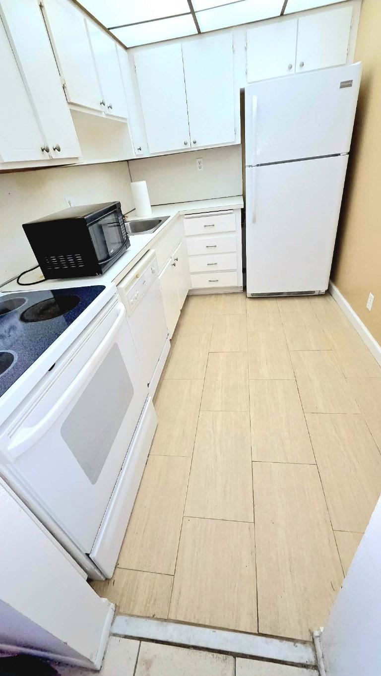 Homes for sale in Hallandale Beach, FL | 121 Golden Isles Dr #904, Hallandale Beach, FL 33009 | MLS# F10541605