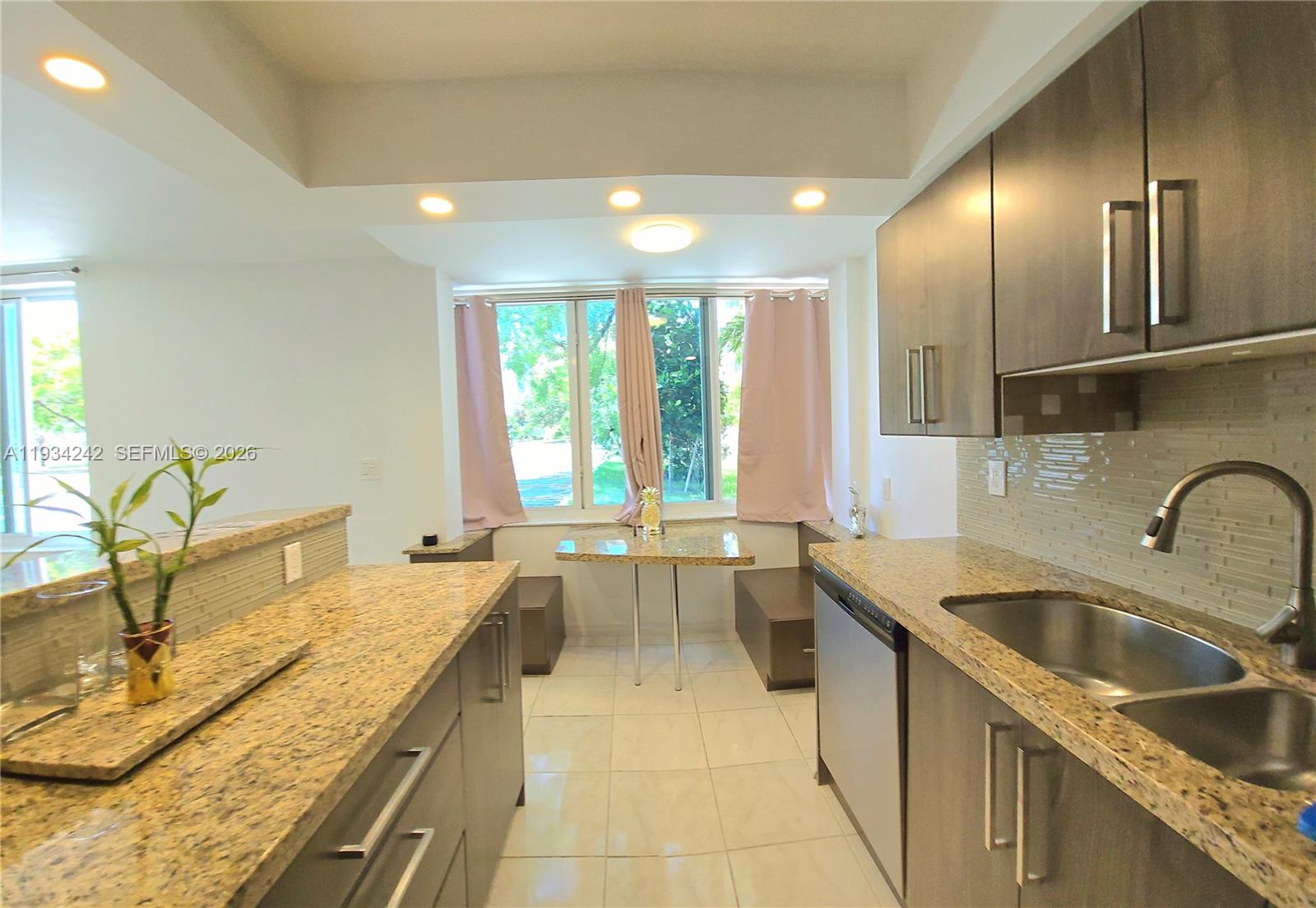 Caribbean Breeze Condo