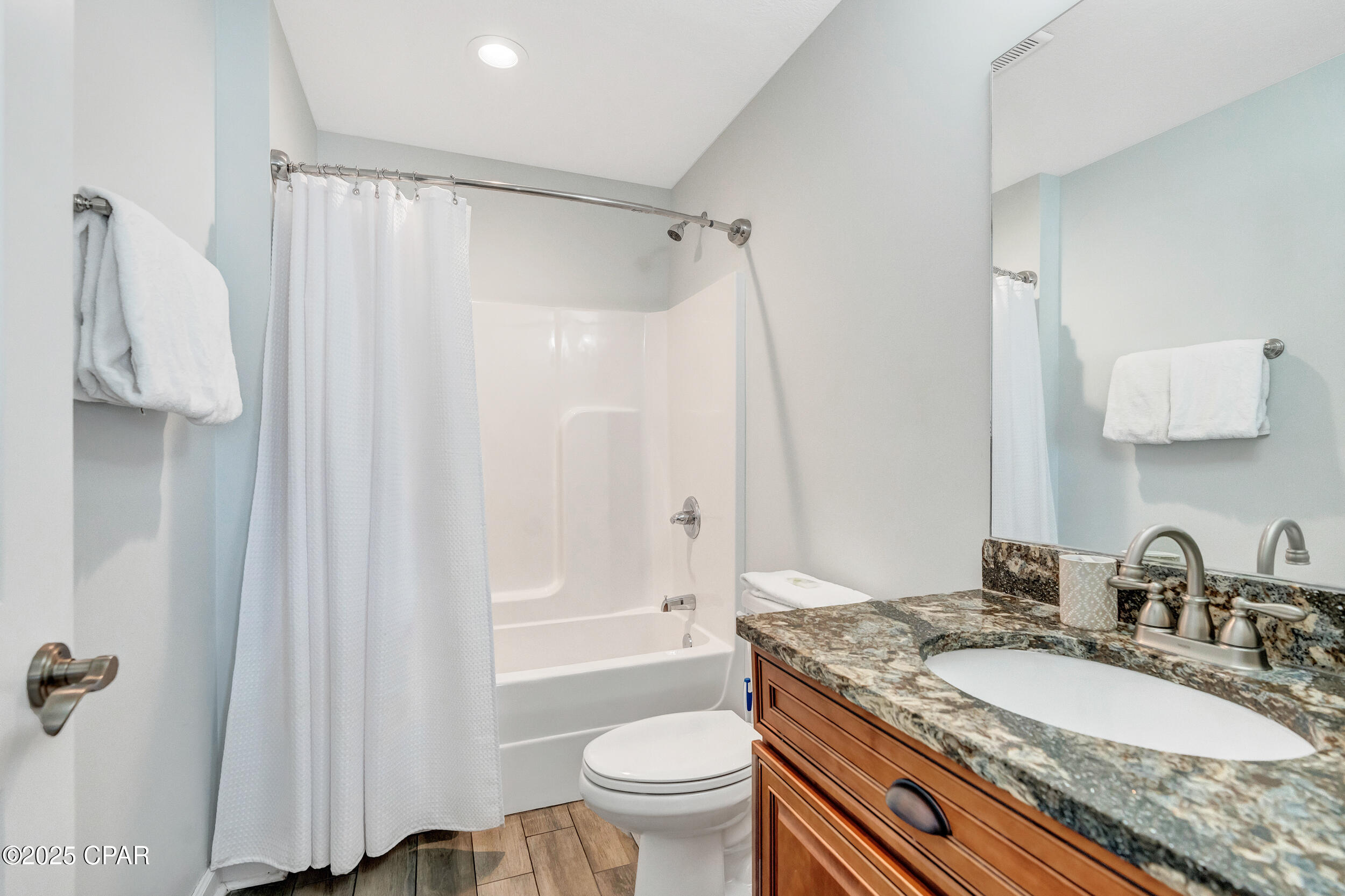 Image 37 For 17806 Front Beach Road