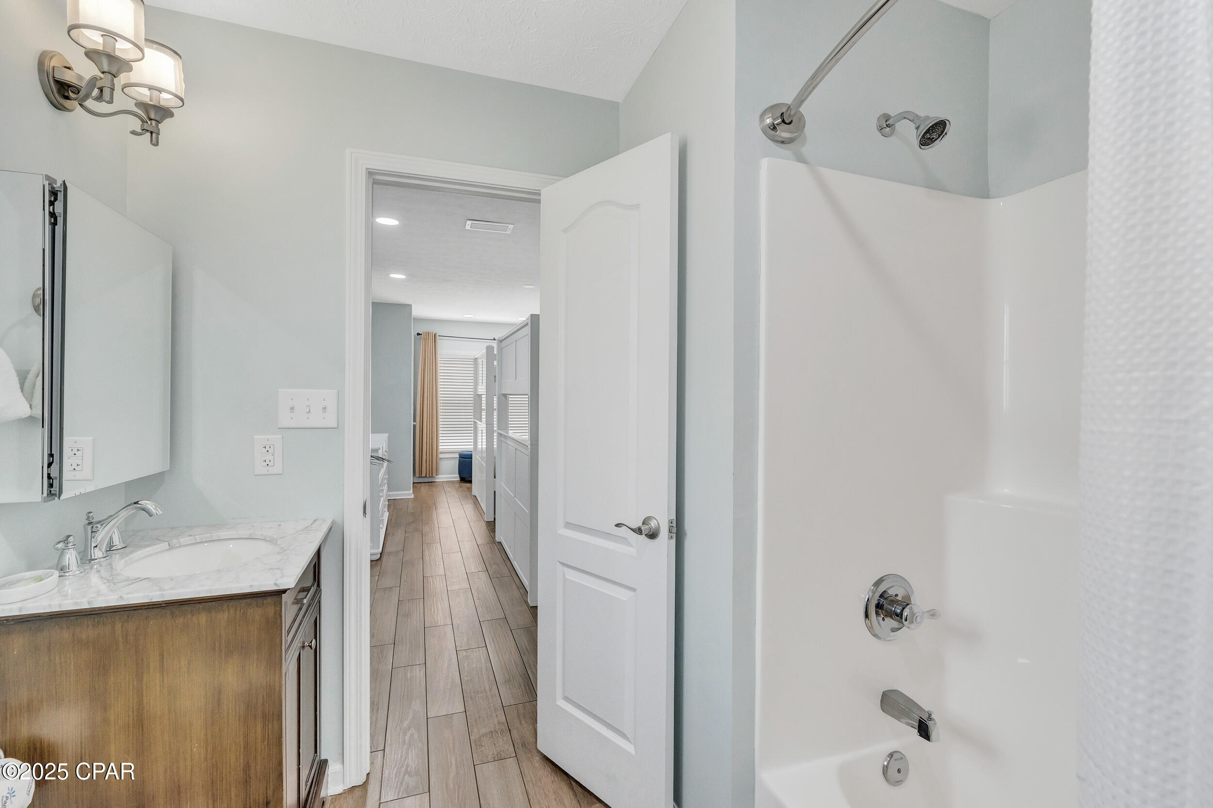 Image 40 For 17806 Front Beach Road