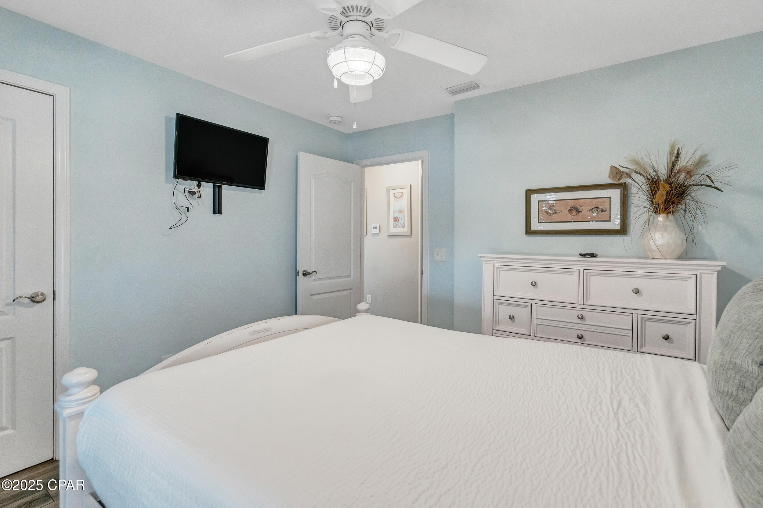 Image 42 For 17806 Front Beach Road