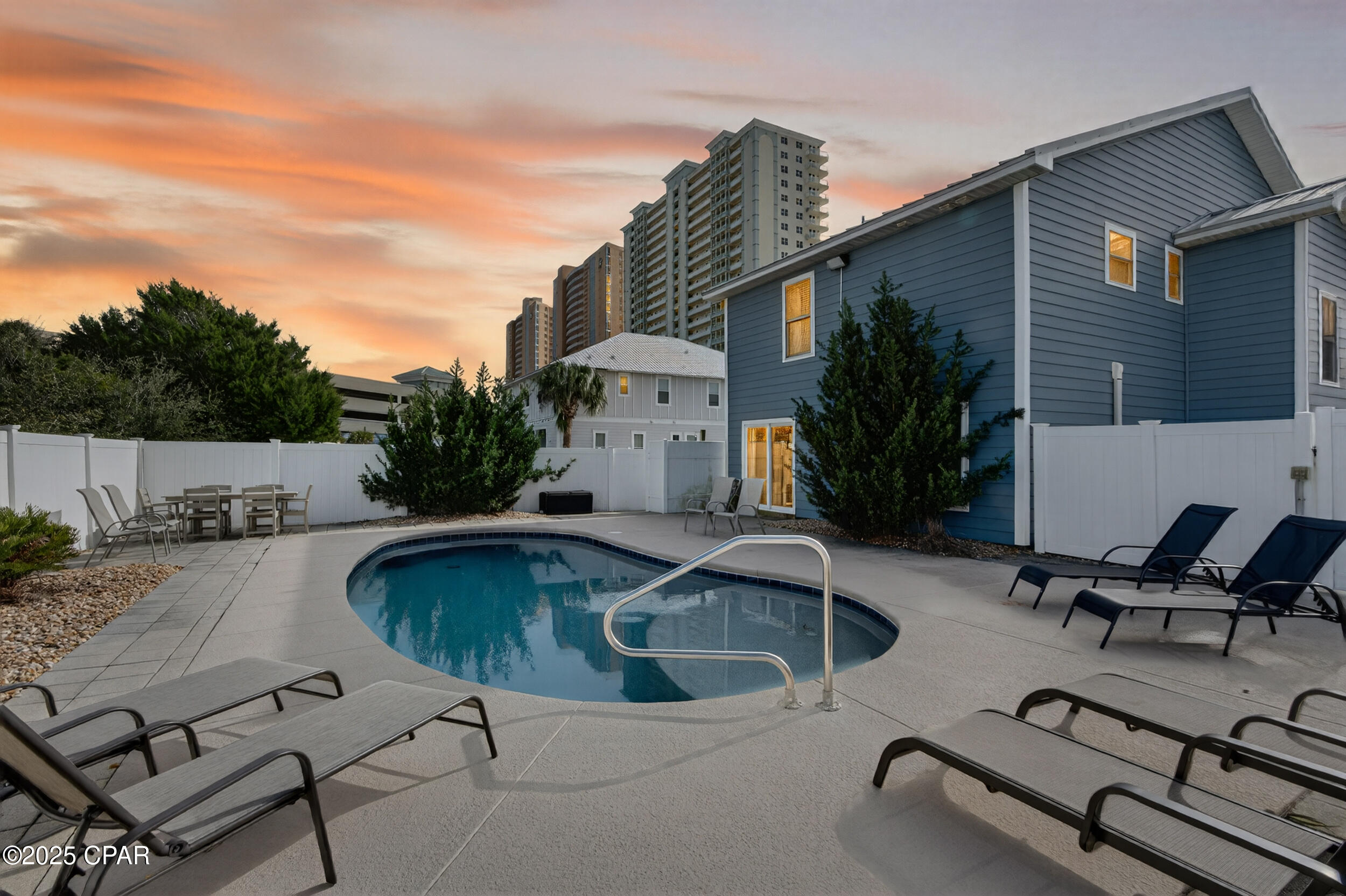 Image 5 For 17806 Front Beach Road