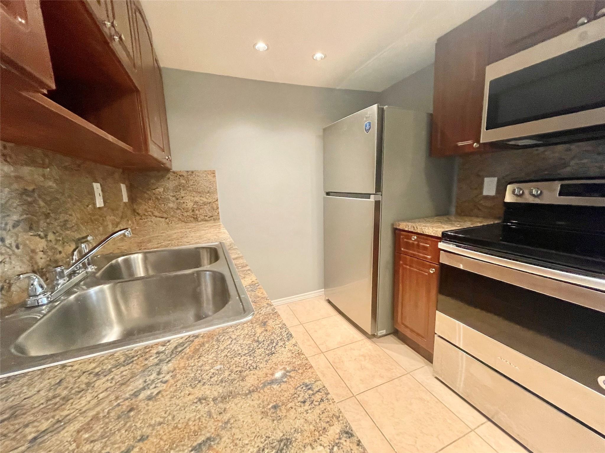 Homes for sale in Deerfield Beach, FL | 4024 Cambridge B #4024, Deerfield Beach, FL 33442 | MLS# F10540920