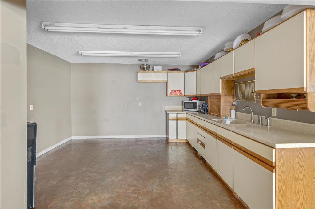 3806 Common Street — photo 4