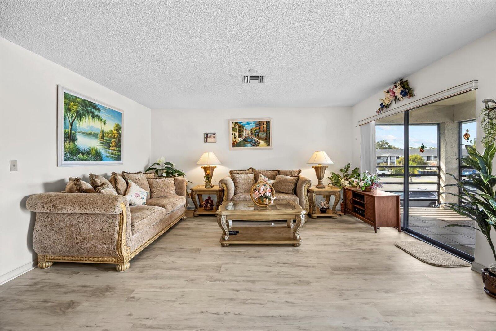 Homes for sale in Stuart, FL | 1250 Se Parkview Pl #C6, Stuart, FL 34994 | MLS# R11149292