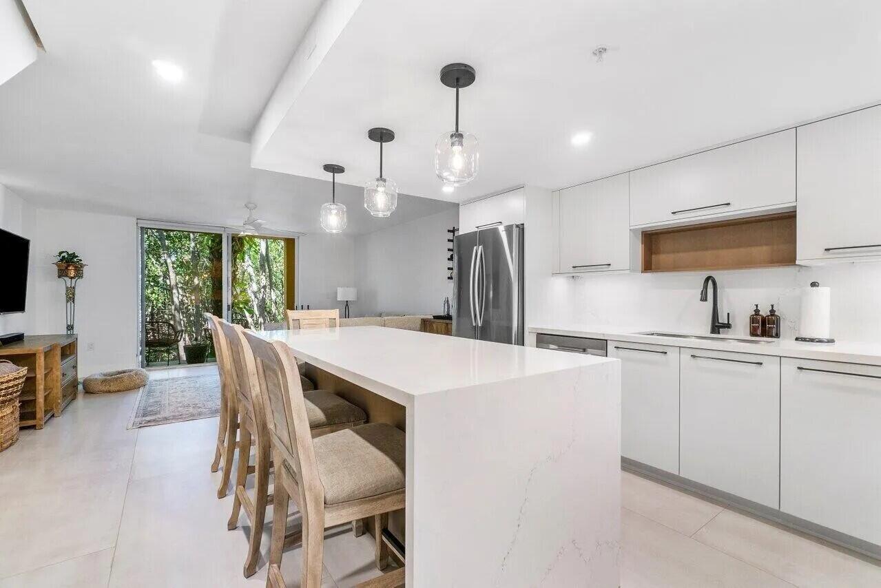 Homes for sale in Hypoluxo, FL | 1100 Scotia Dr #105, Hypoluxo, FL 33462 | MLS# R11149303