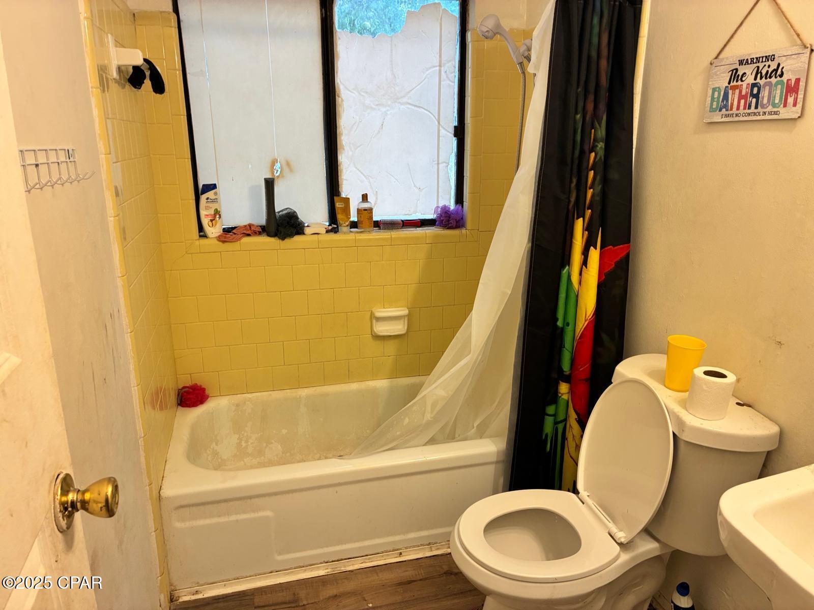 Image 48 For 1228 Church Avenue