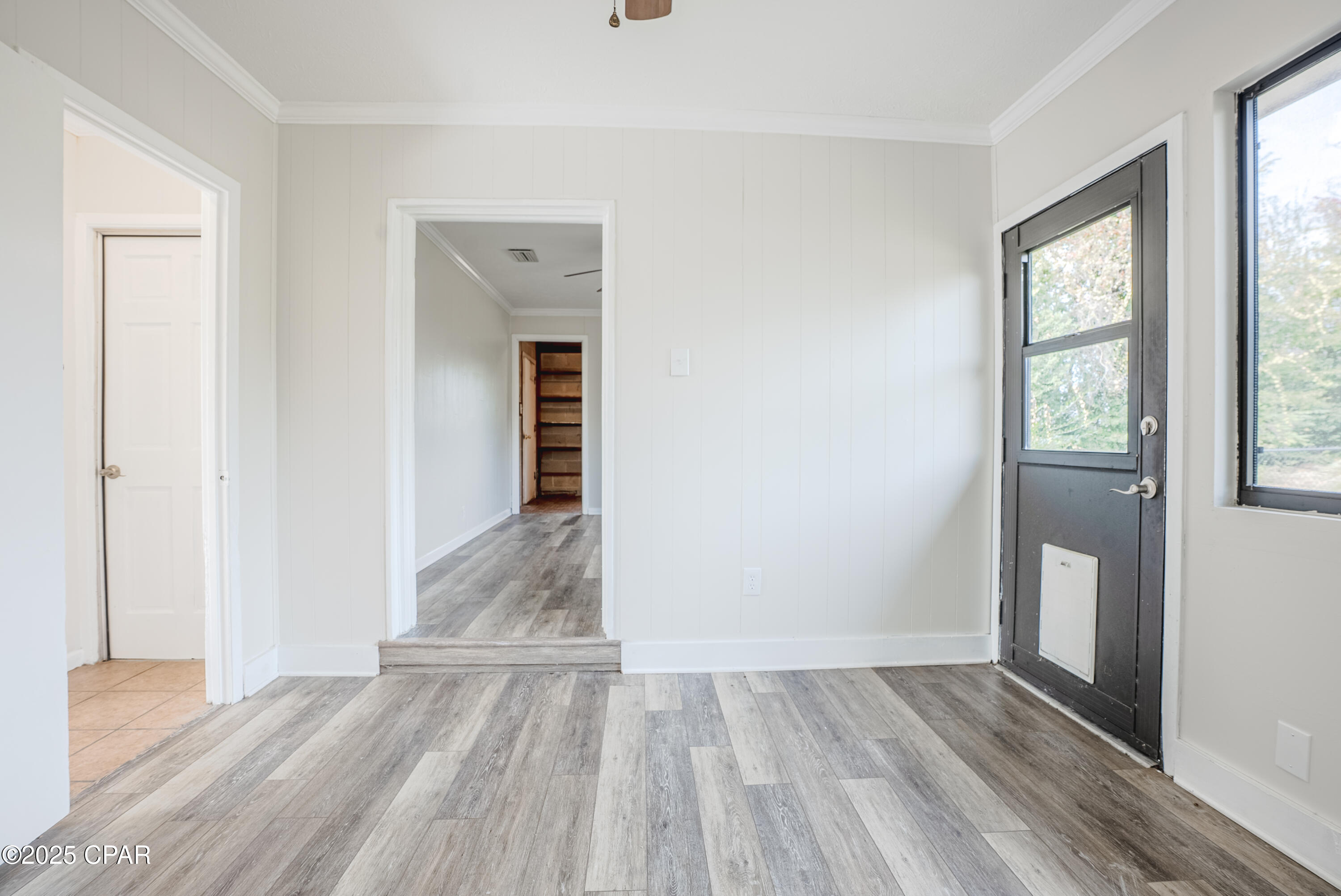 Listing photo id 16 for 3121 Douglas Road