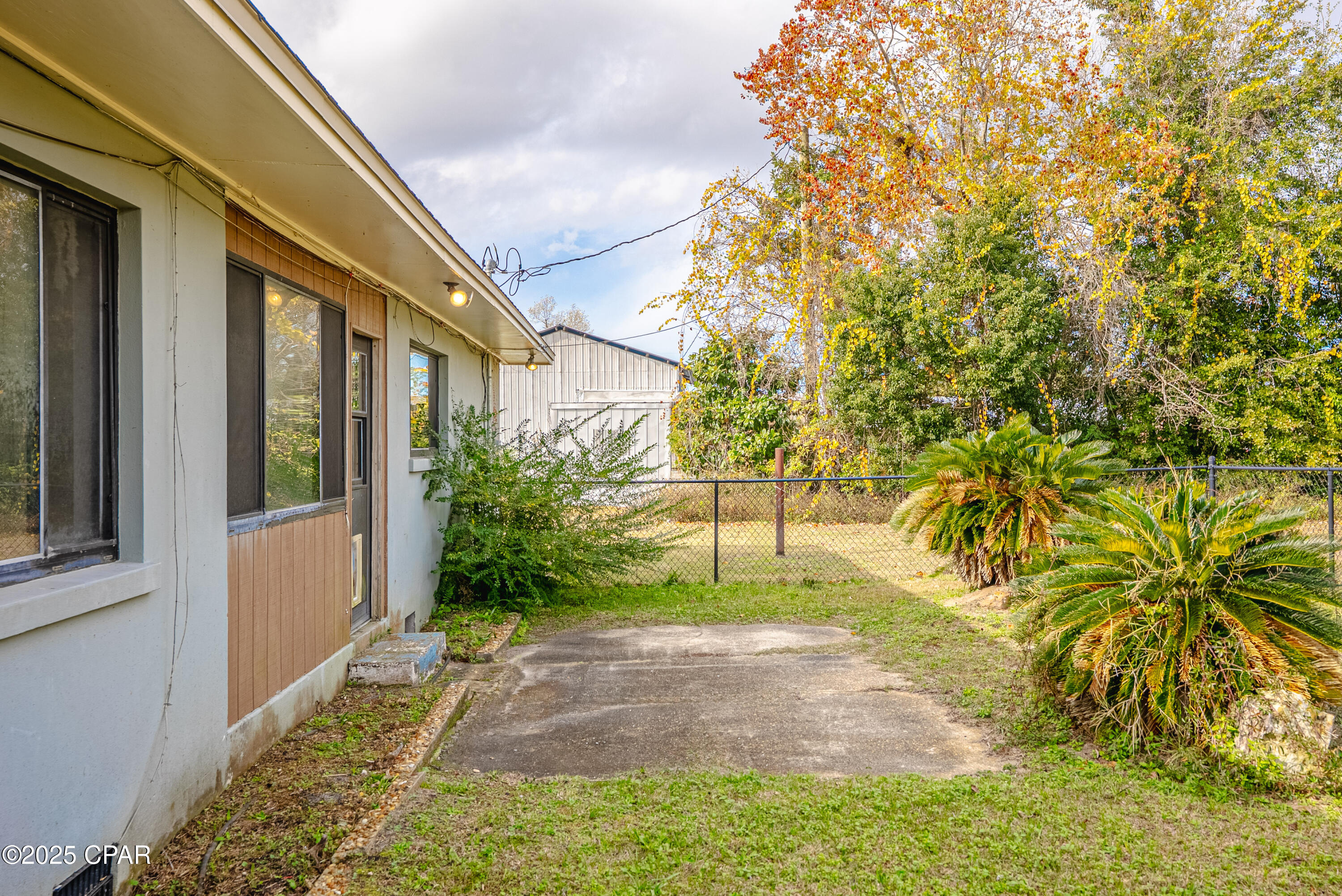 Image 19 For 3121 Douglas Road