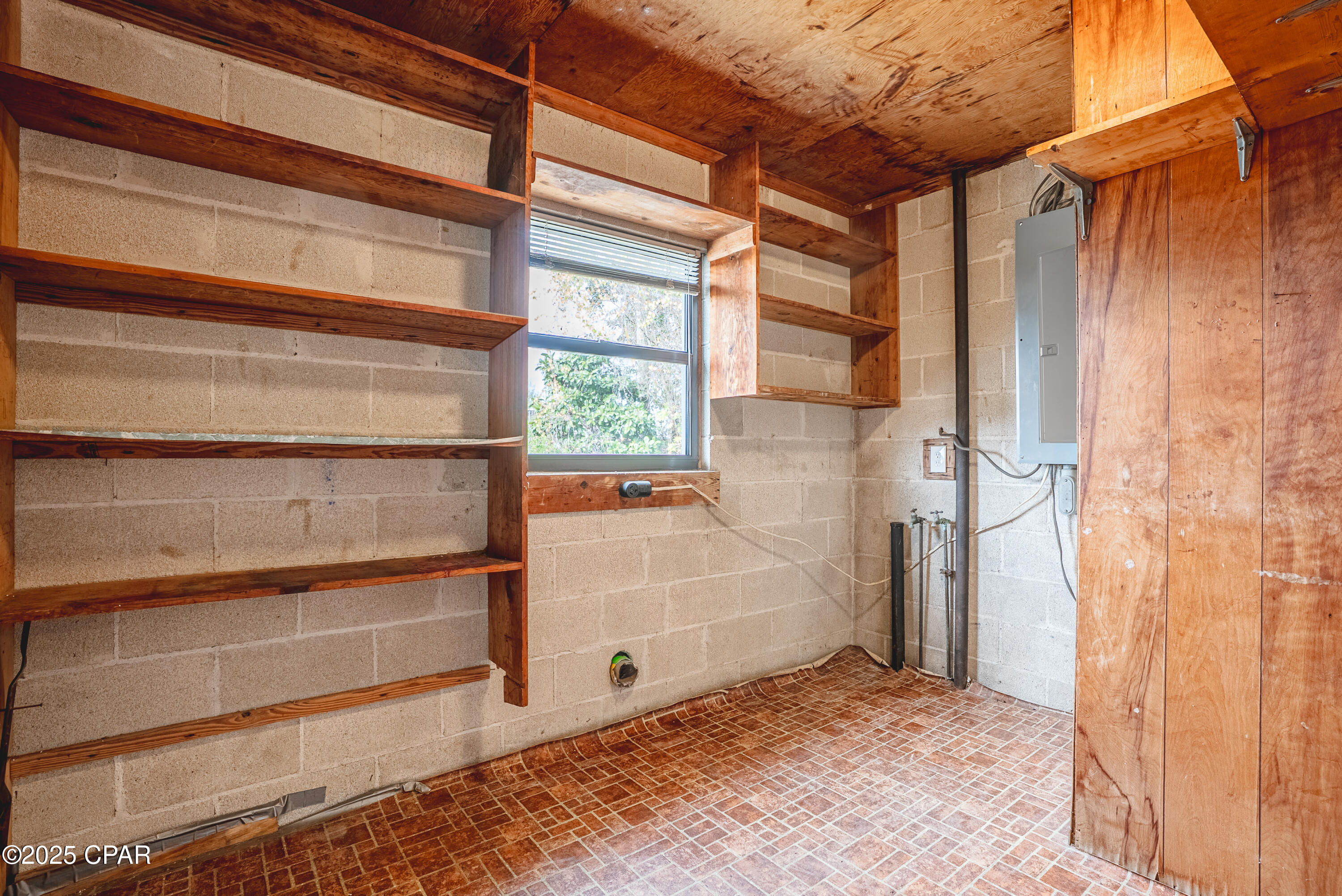 Listing photo id 20 for 3121 Douglas Road