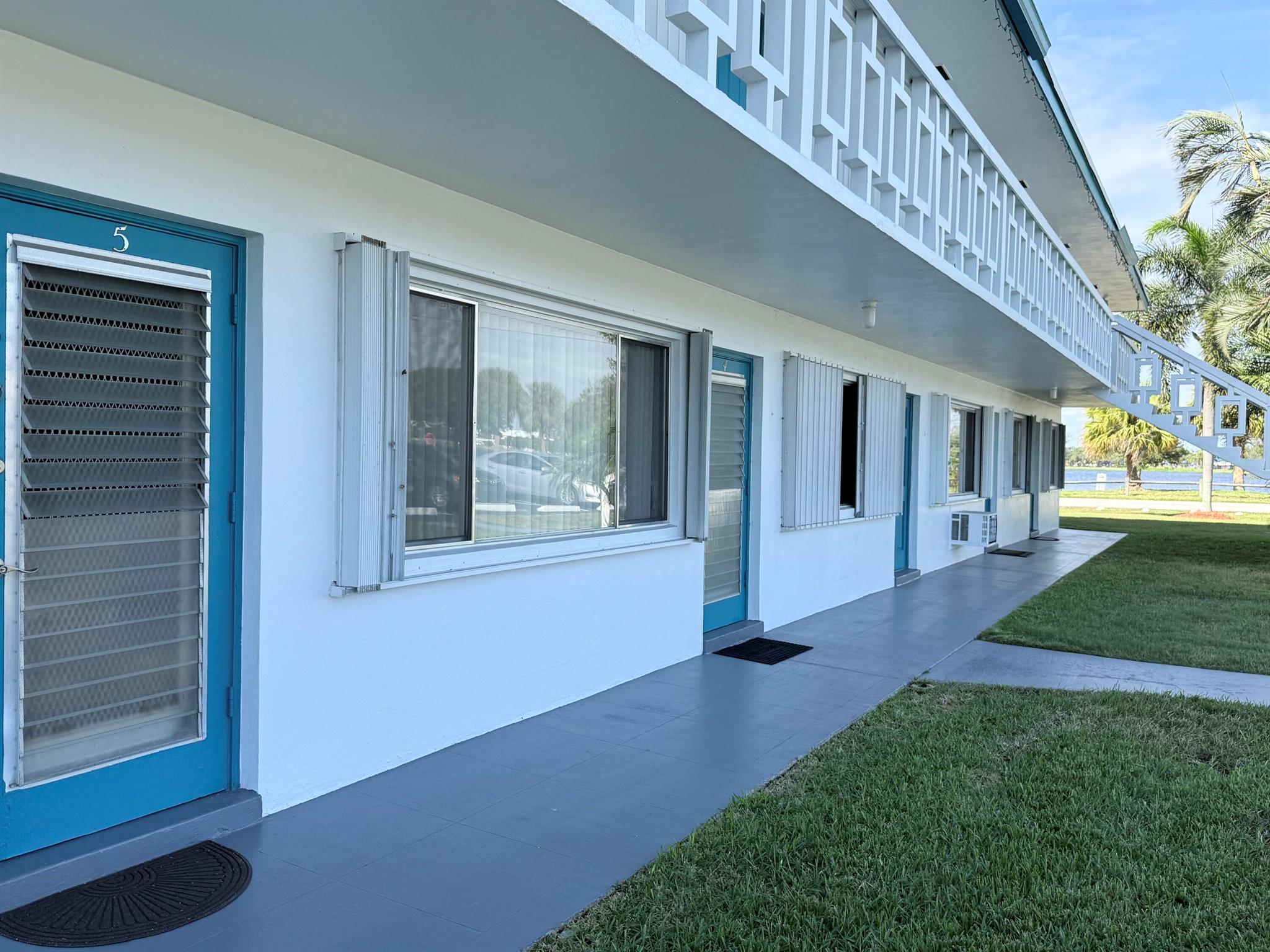 Homes for sale in Lake Worth Beach, FL | 2204 Lake Osborne Dr #5, Lake Worth Beach, FL 33461 | MLS# R11149334