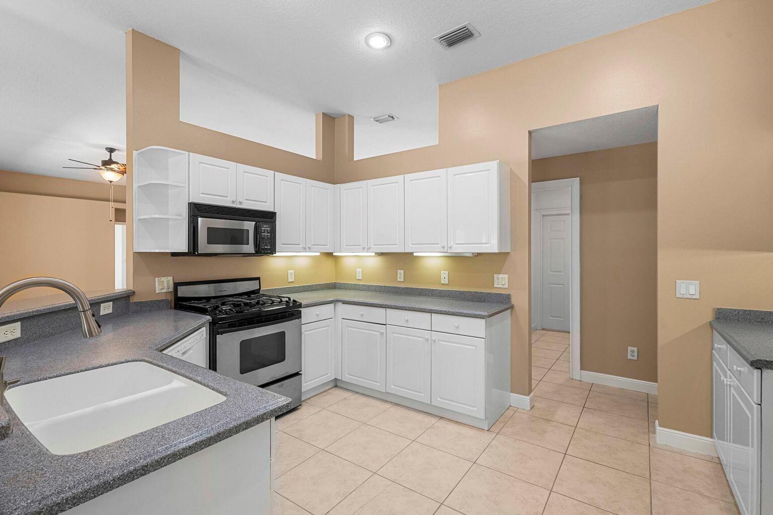 Homes for sale in Port St Lucie, FL | 1698 Sw Mockingbird Dr, Port St Lucie, FL 34986 | MLS# R11149337