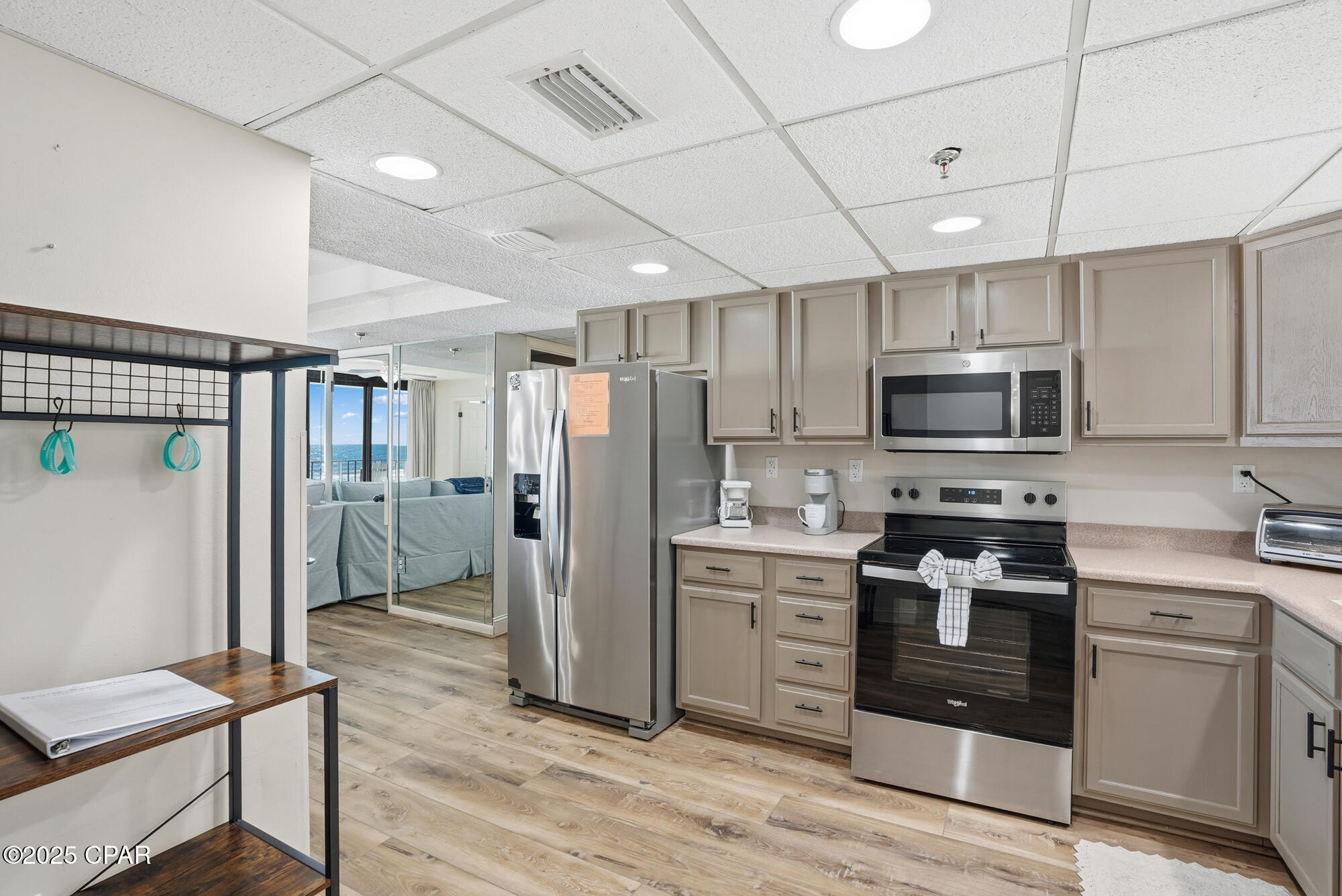 Image 6 For 6201 Thomas Drive 207