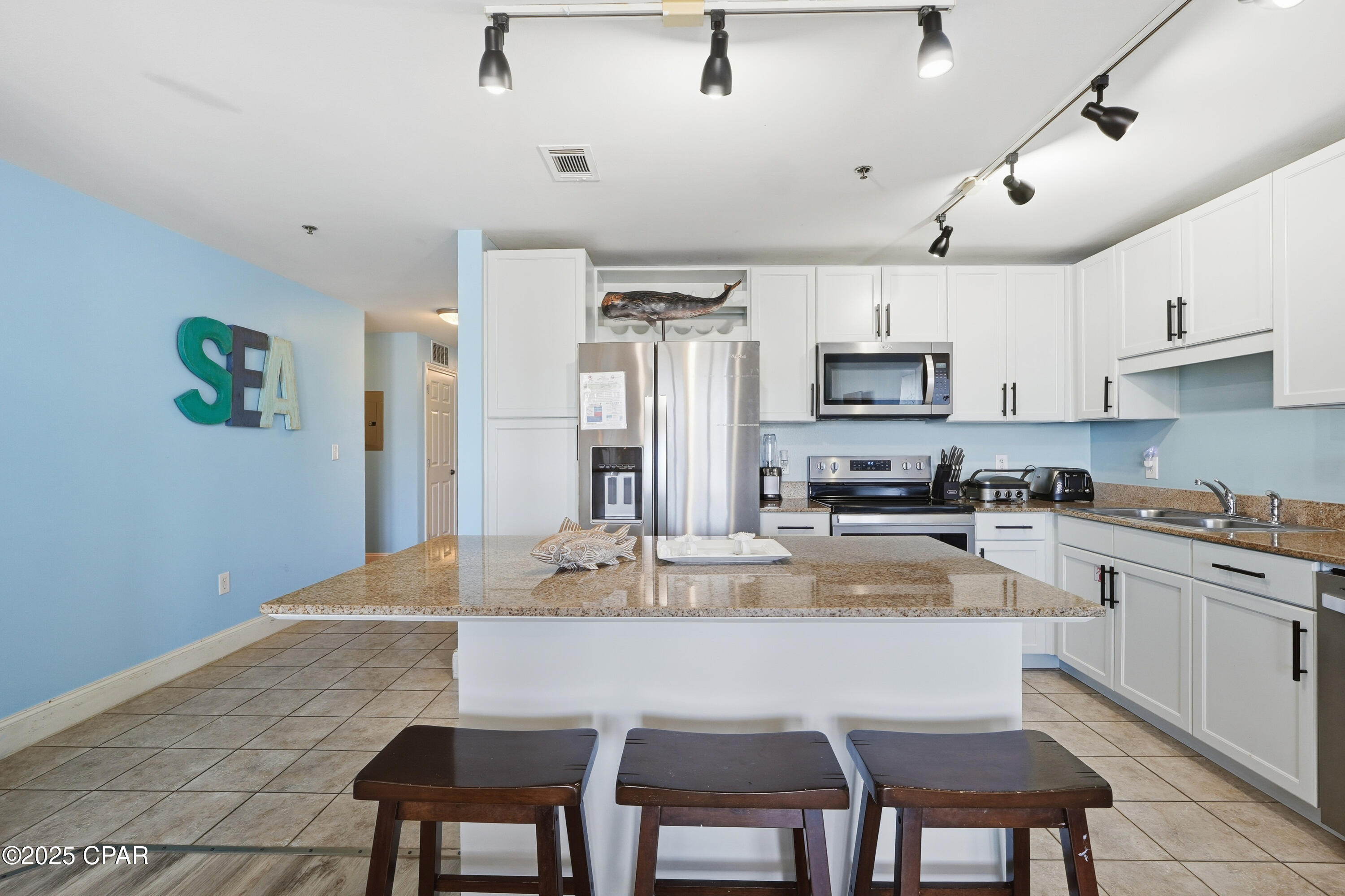 Image 2 For 9860 Thomas Drive 720