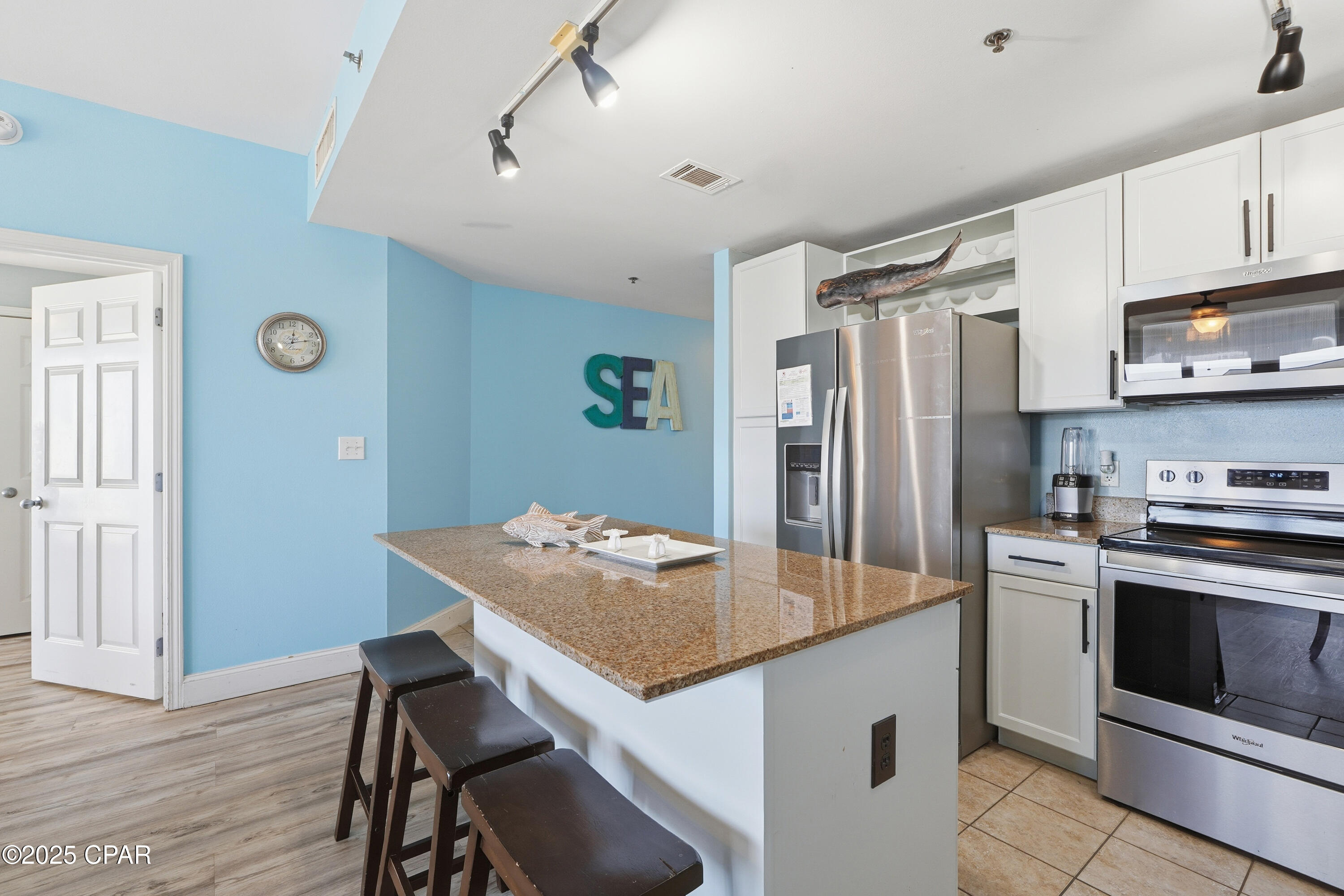 Image 9 For 9860 Thomas Drive 720