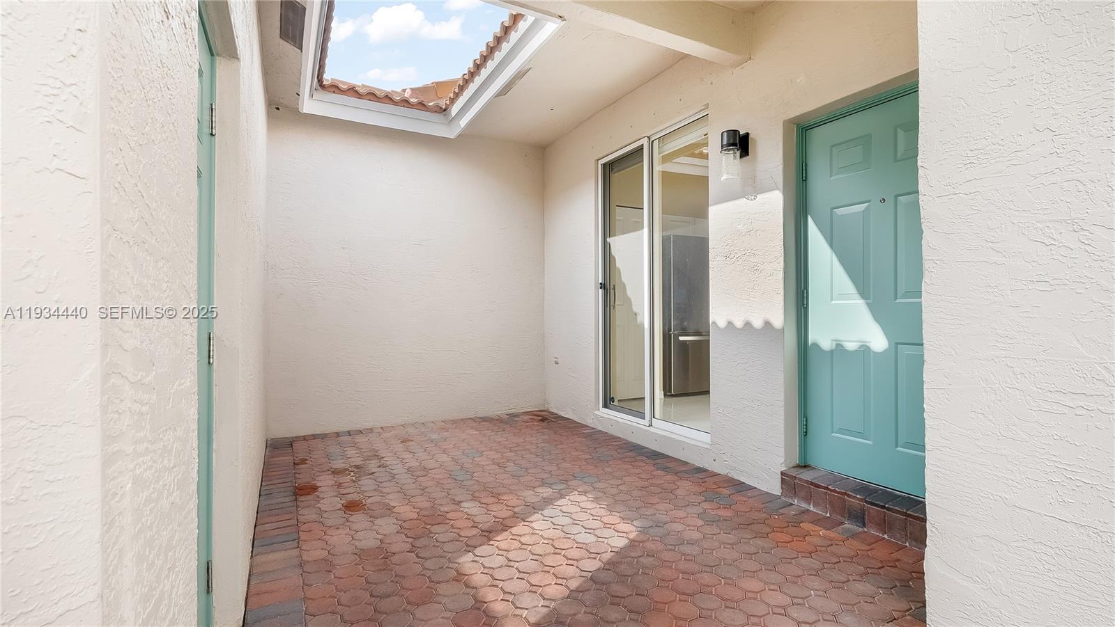 Homes for sale in Sunrise, FL | 7651 S Aragon Blvd #5, Sunrise, FL 33322 | MLS# A11934440