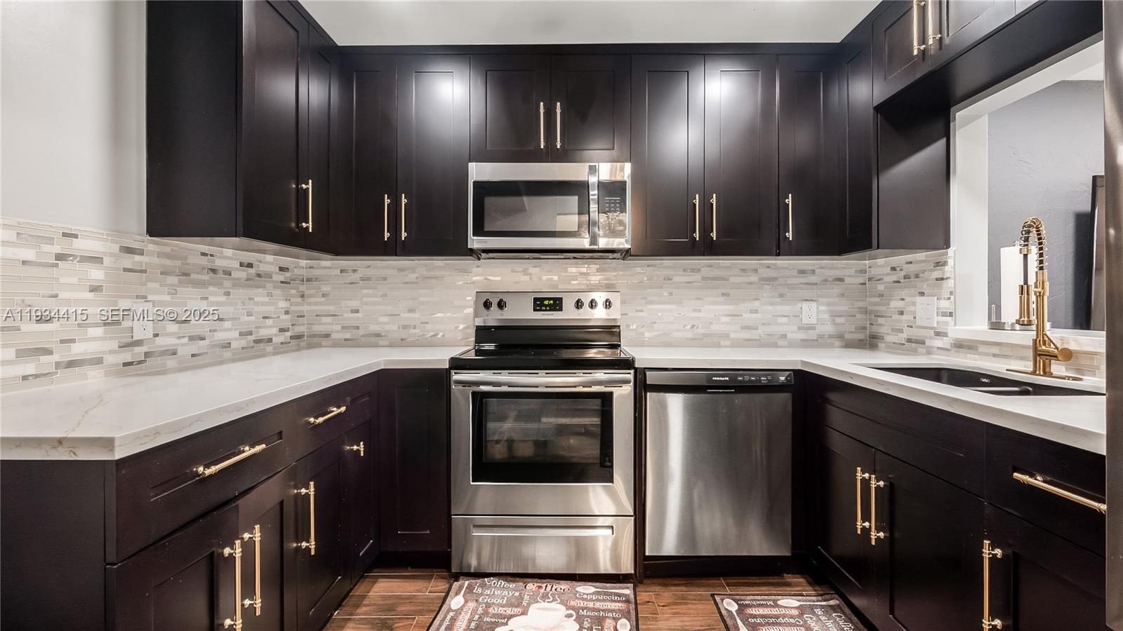 Homes for sale in Davie, FL | 4289 N 76Th Ave, Davie, FL 33024 | MLS# A11934415