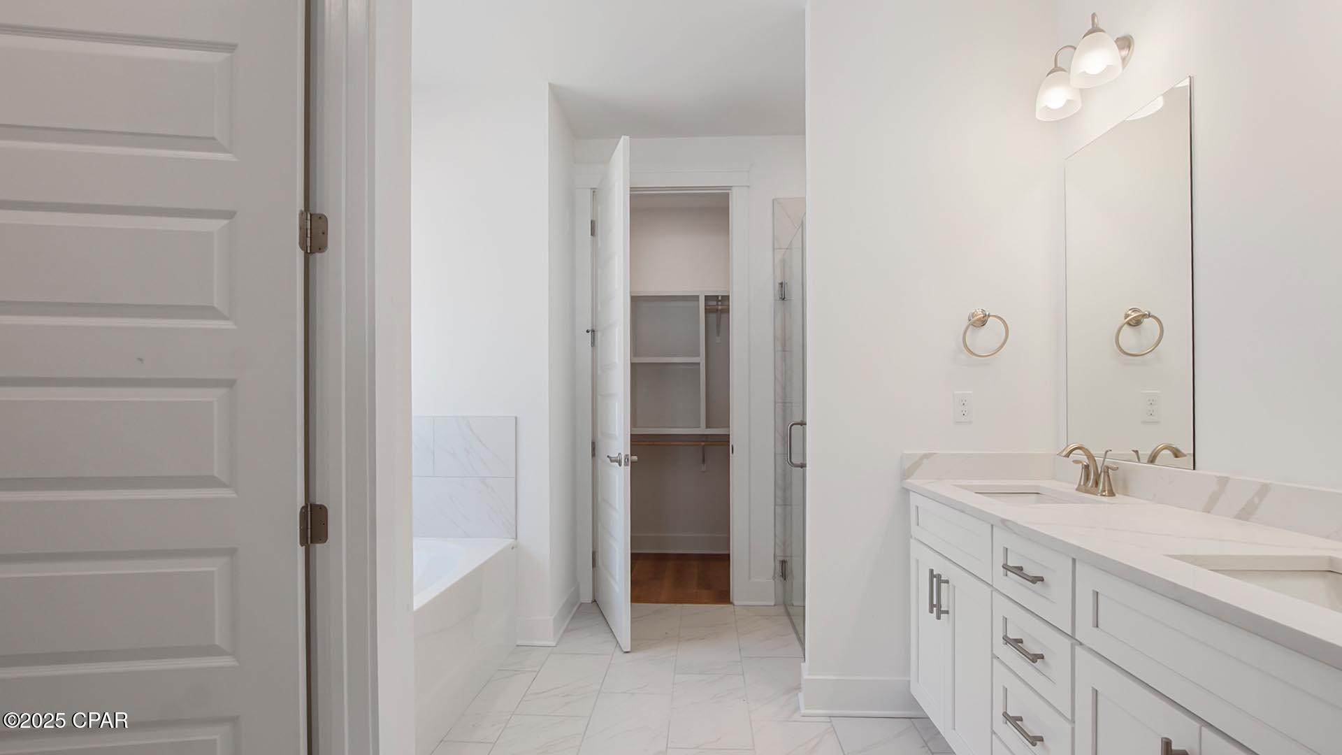 Listing photo id 11 for 145 Greene Circle