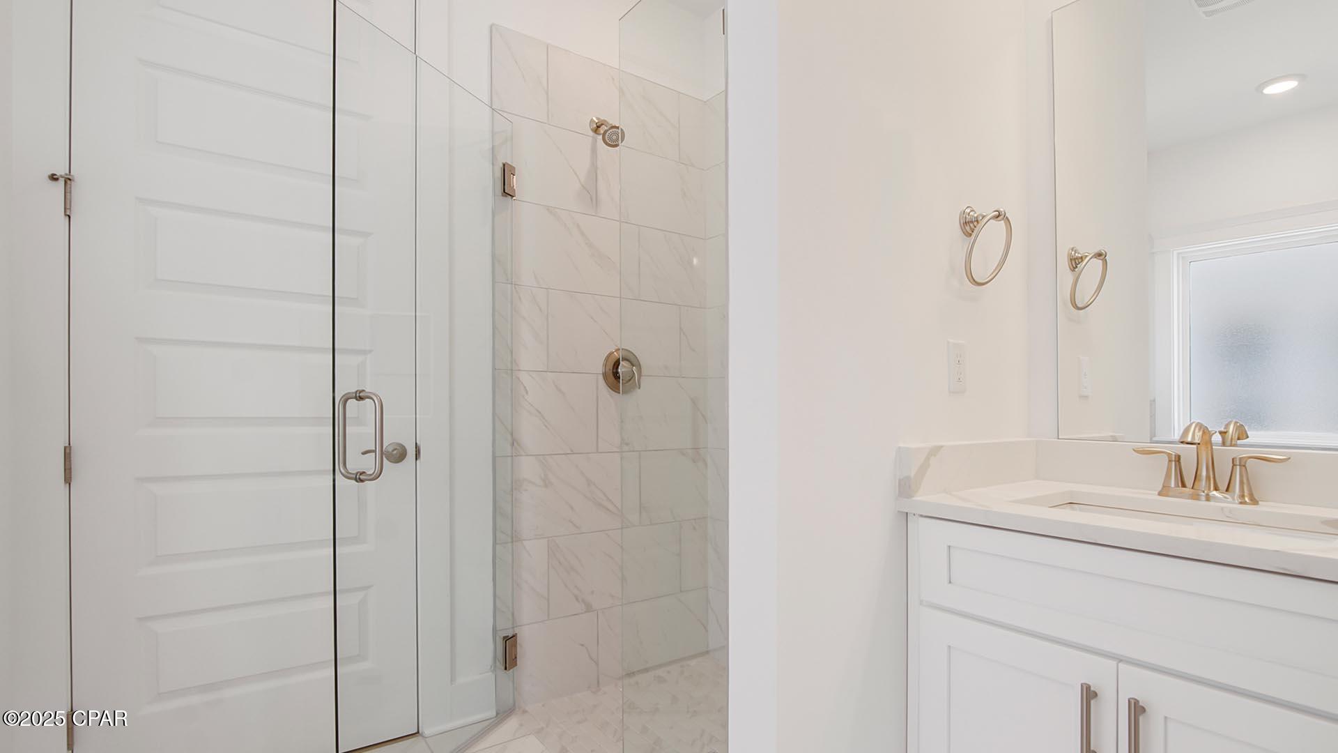 Listing photo id 12 for 145 Greene Circle