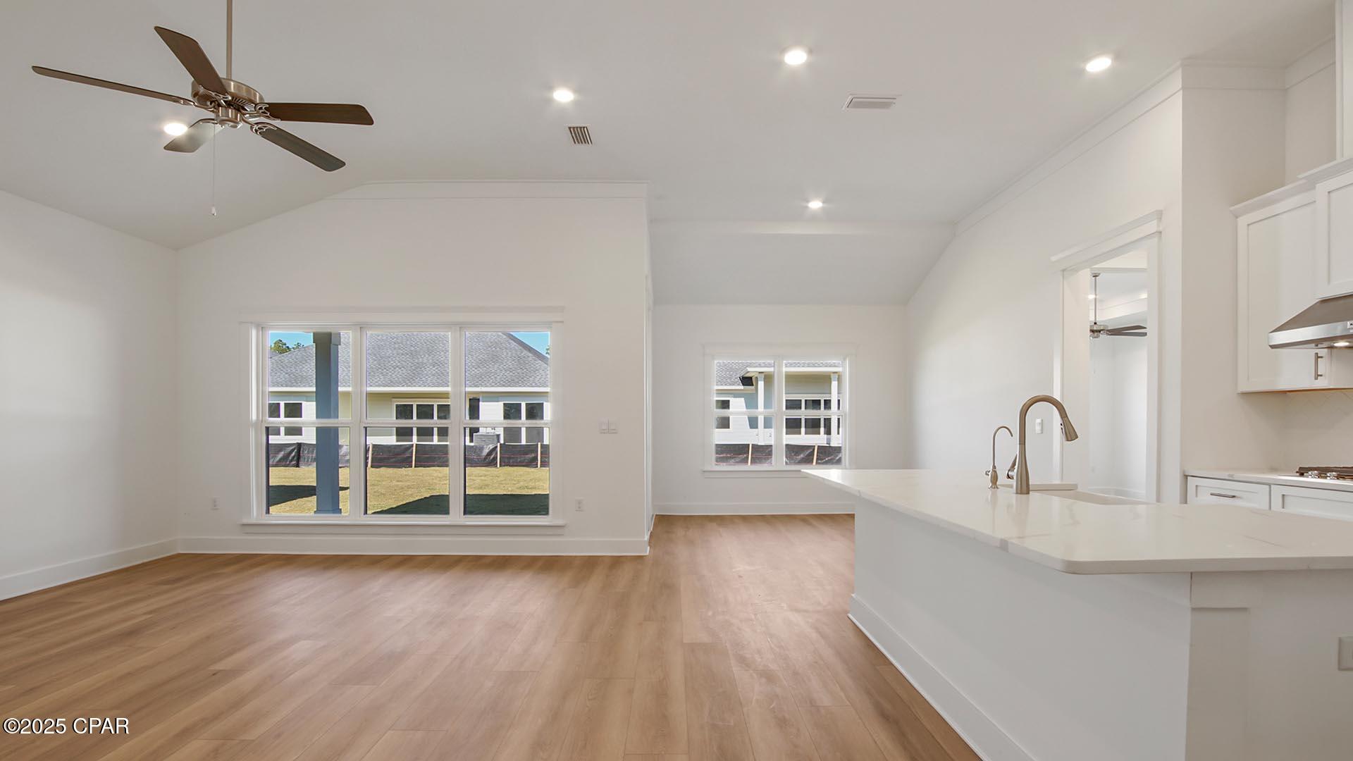 Listing photo id 6 for 145 Greene Circle