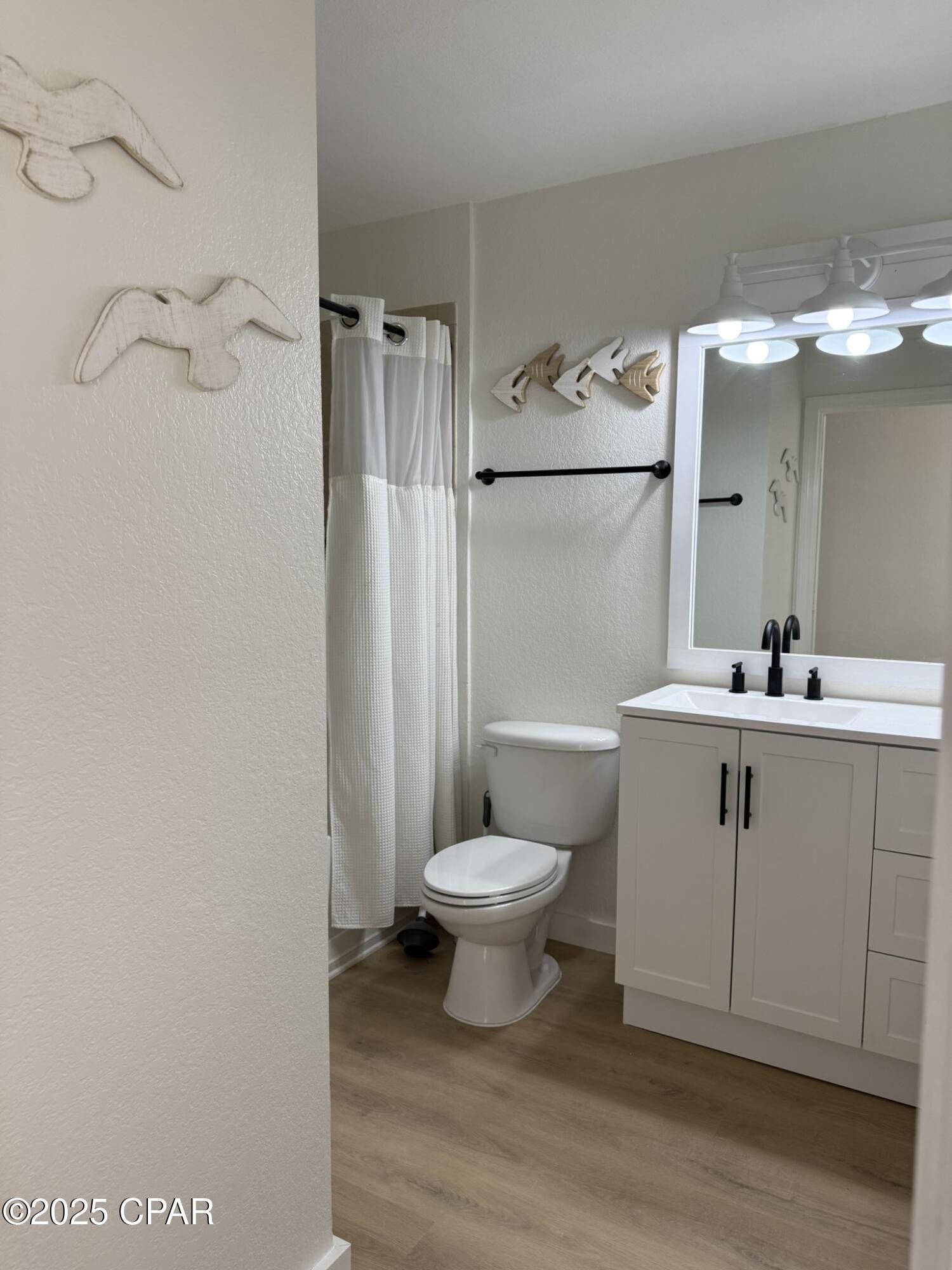 Image 15 For 1001 Lighthouse Road