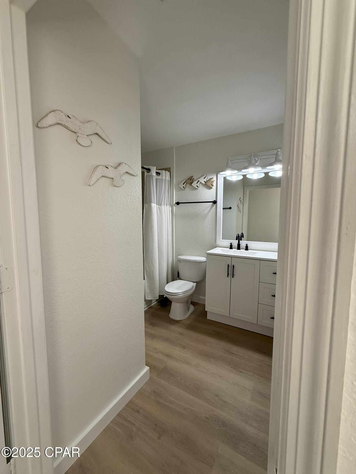 Image 16 For 1001 Lighthouse Road