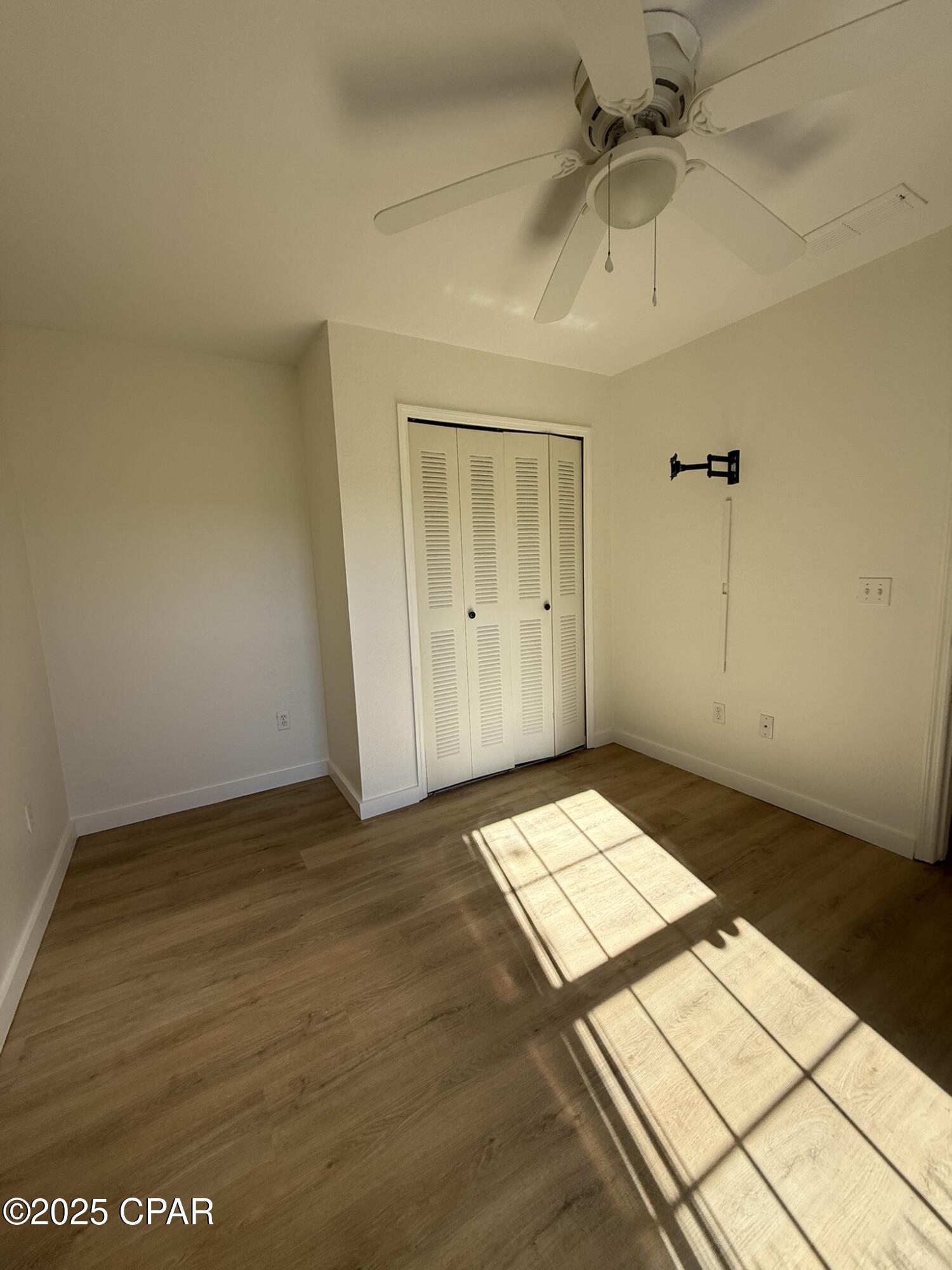 Image 20 For 1001 Lighthouse Road