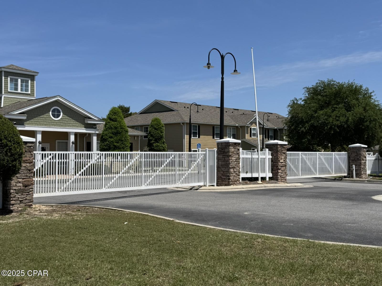 Image 28 For 1001 Lighthouse Road