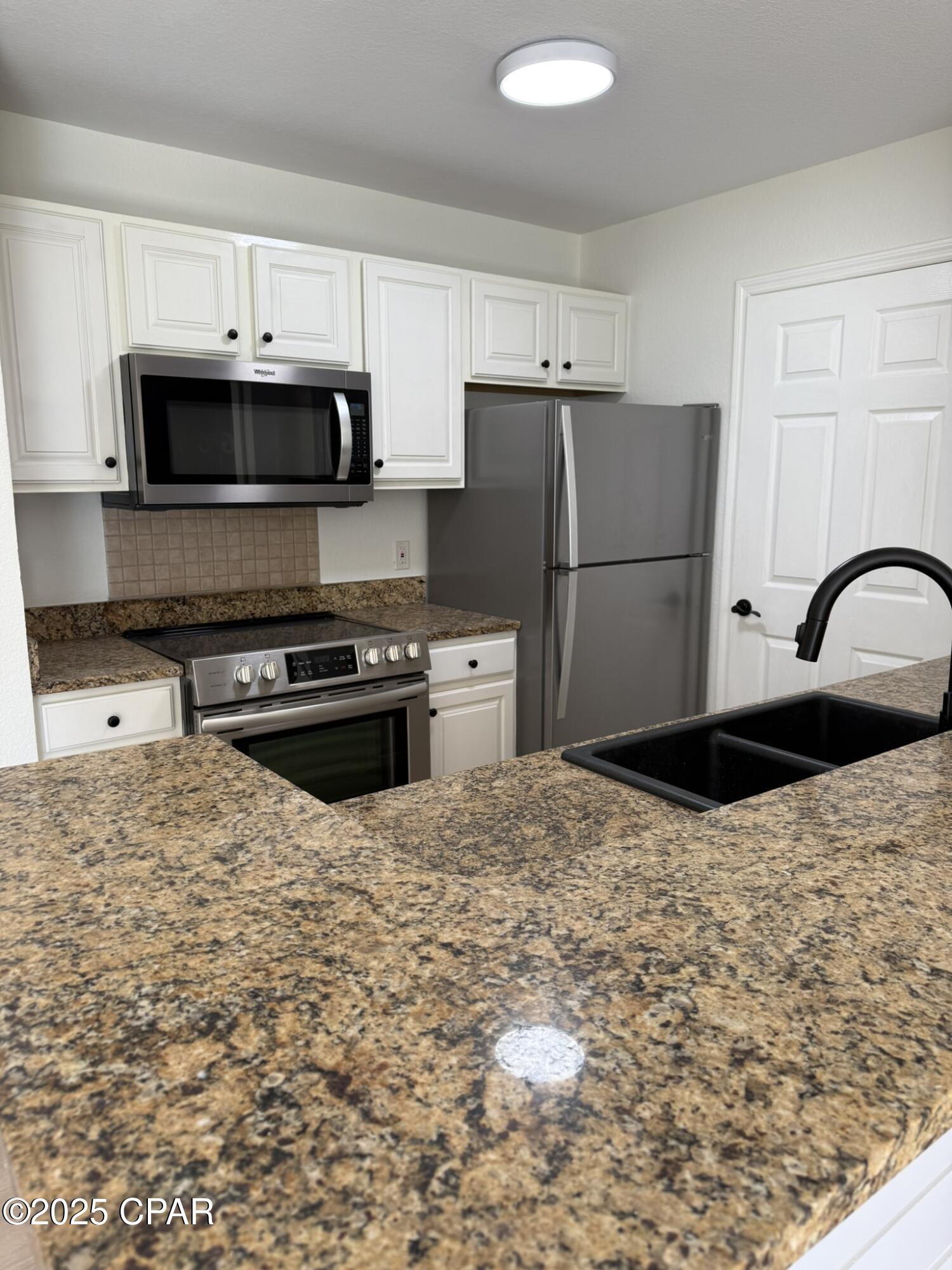 Image 7 For 1001 Lighthouse Road