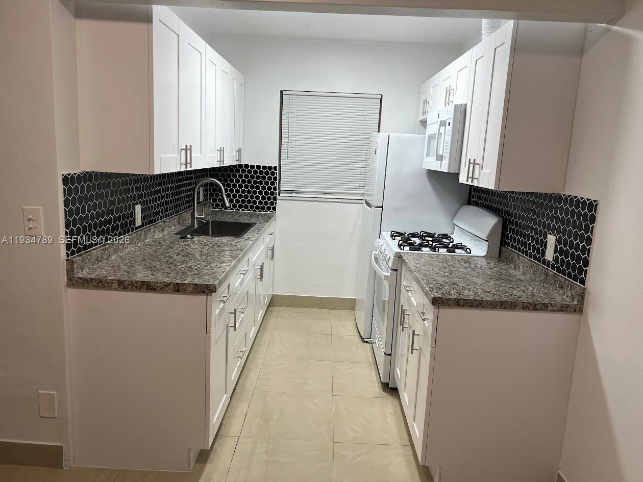 2072 Ne 169 St Corp Condo