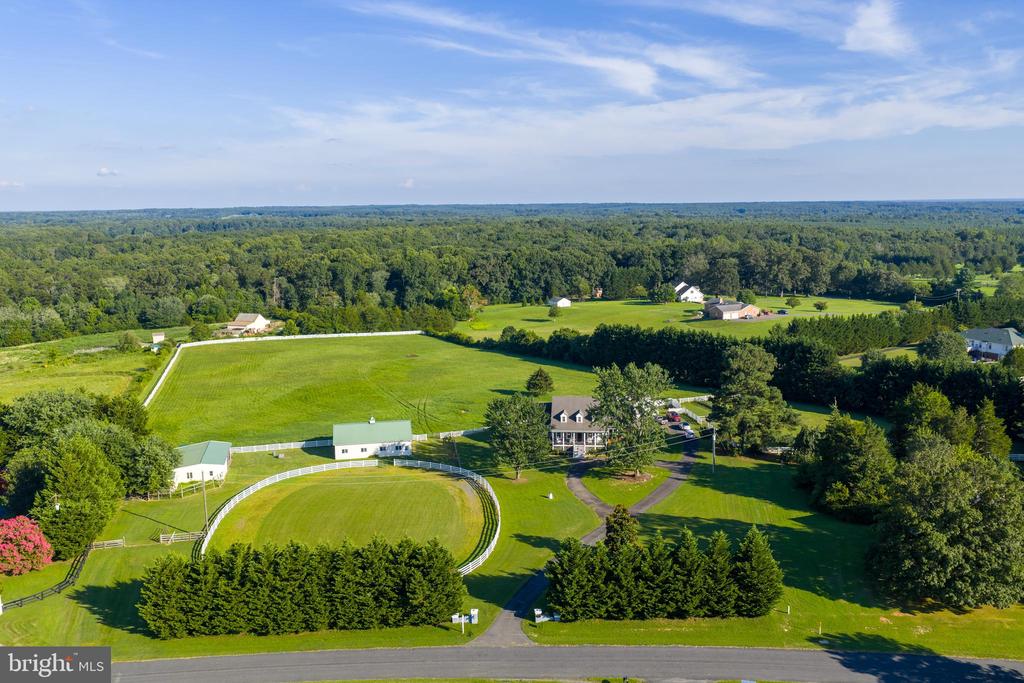 27472 Strawberry Hill Rd