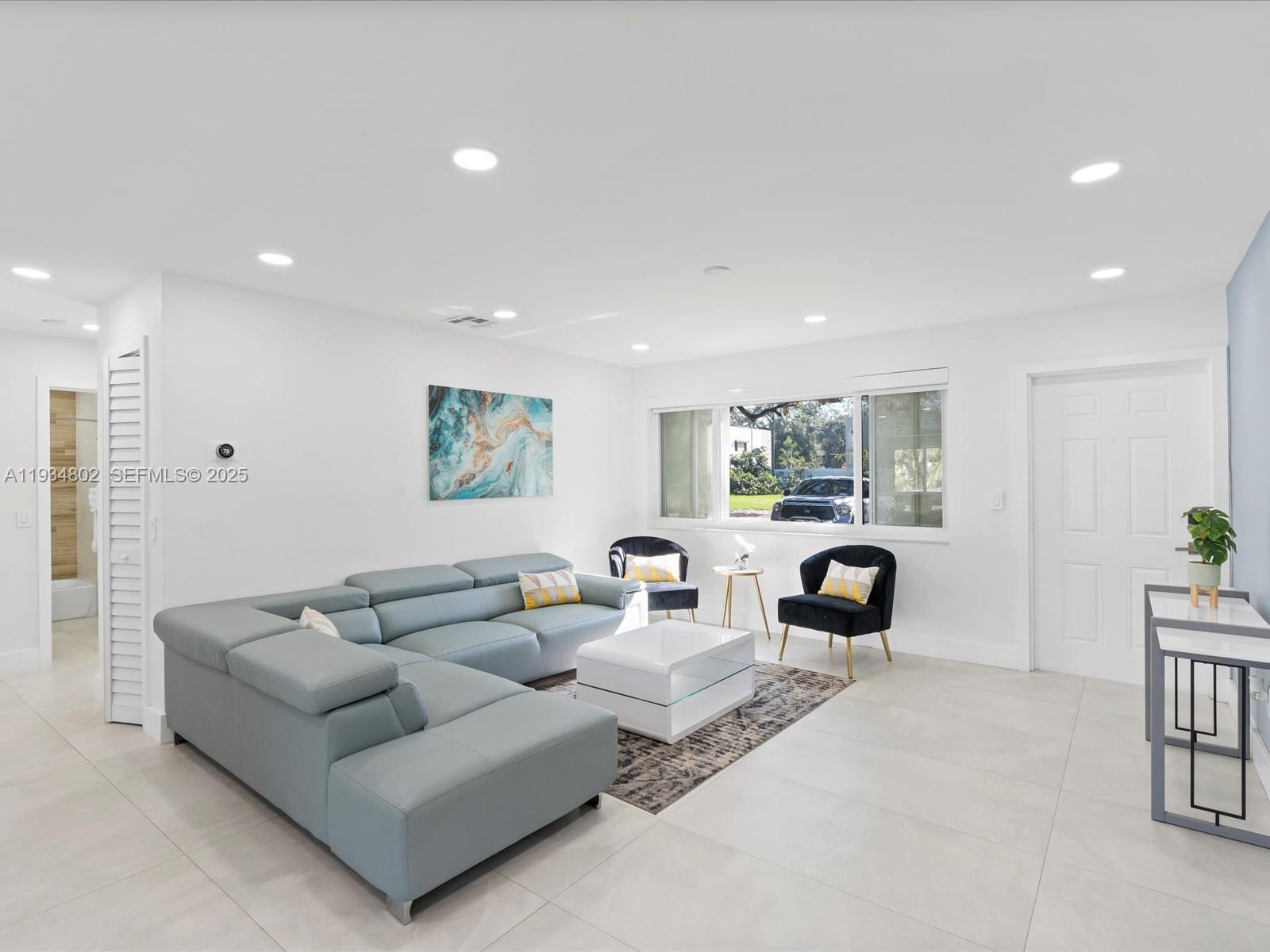 Impressive exterior facade at 4121 54th Ct - Home in Dania Beach