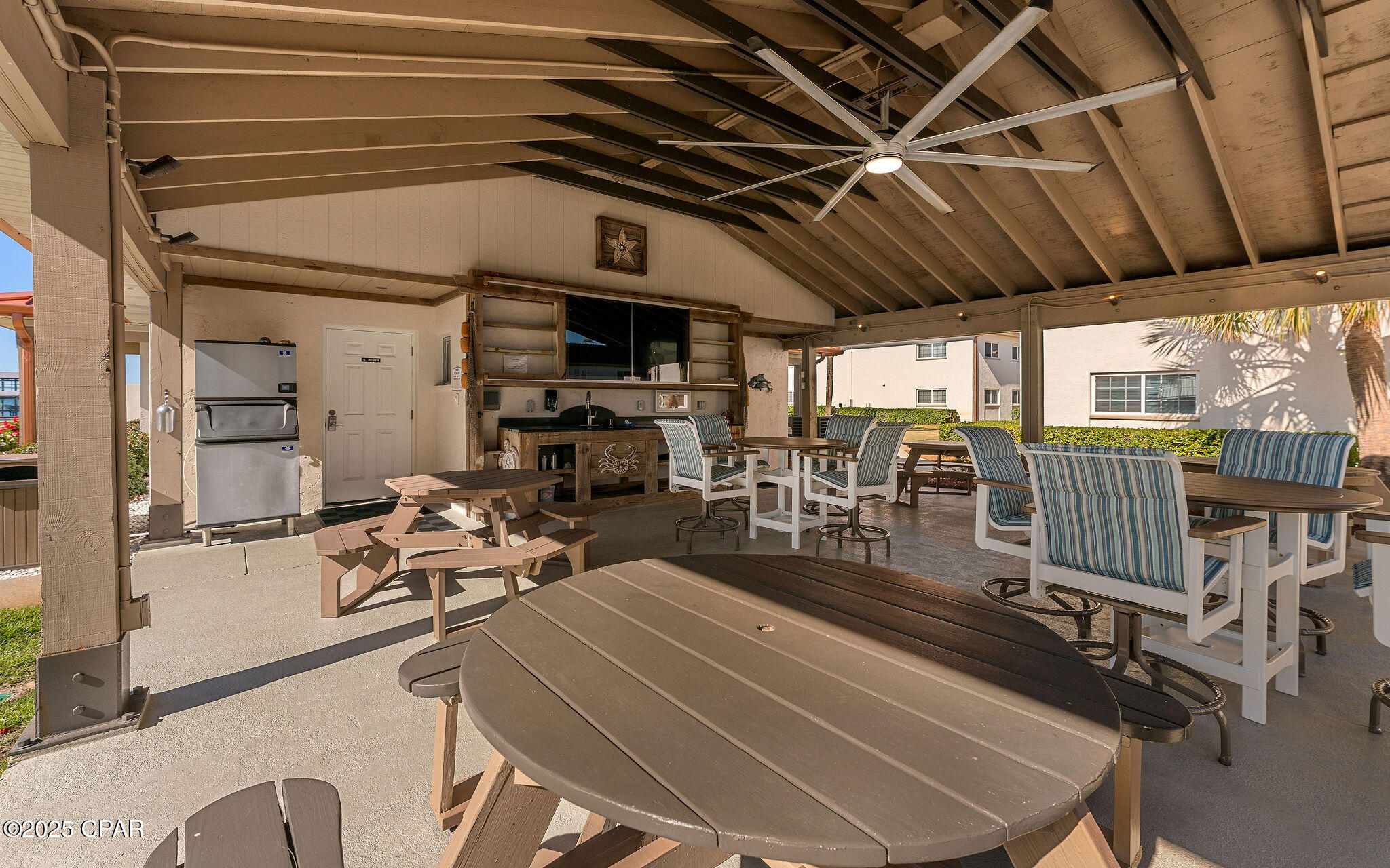 Image 23 For 2100 Beach Drive H-204