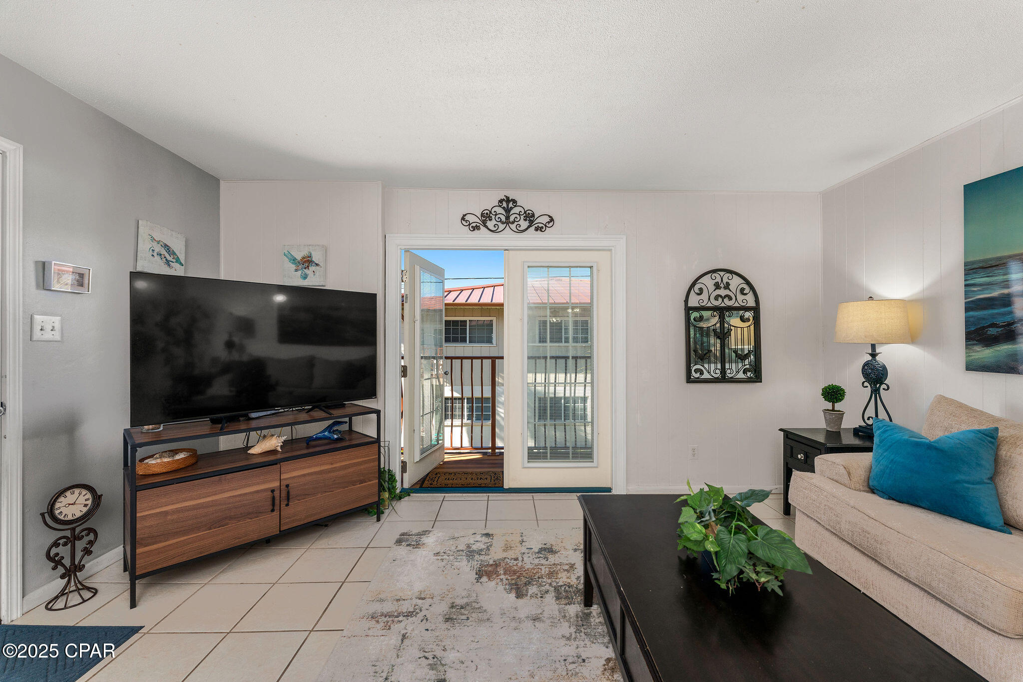 Image 5 For 2100 Beach Drive H-204