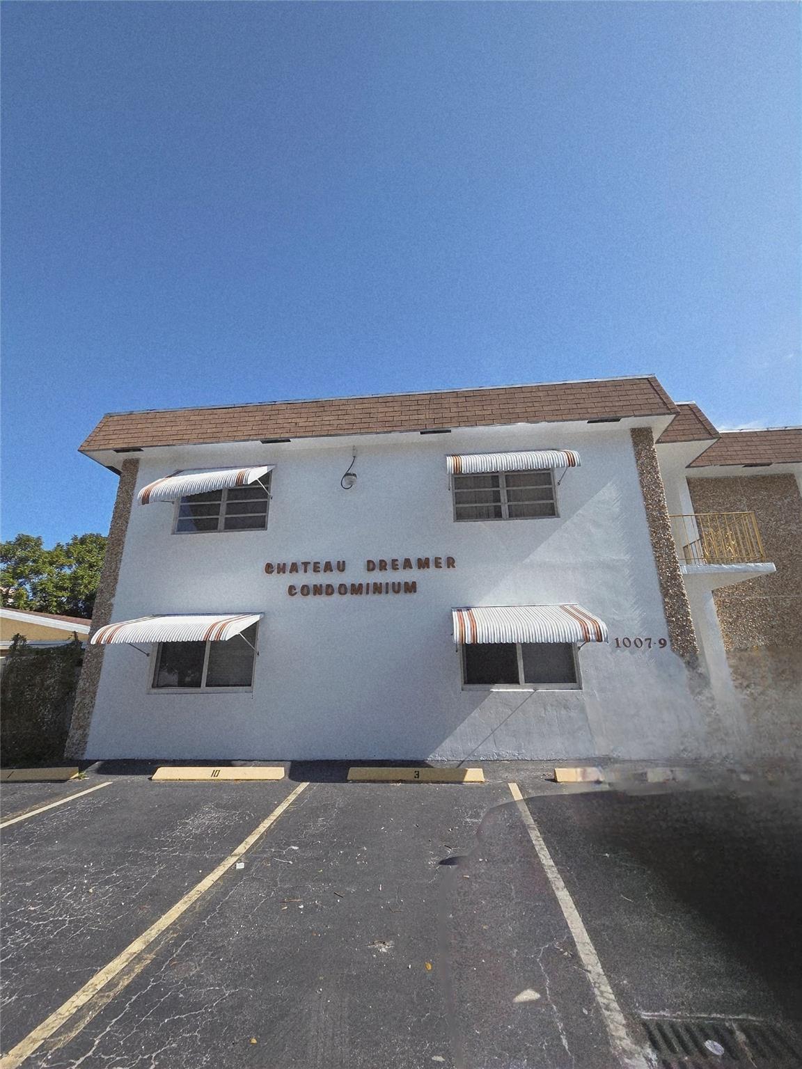 Chateau Dreamer Condo