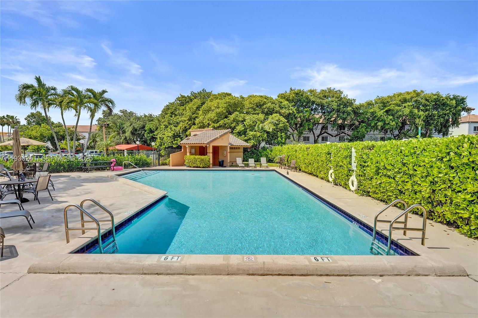 Tennis Club II Courts Con