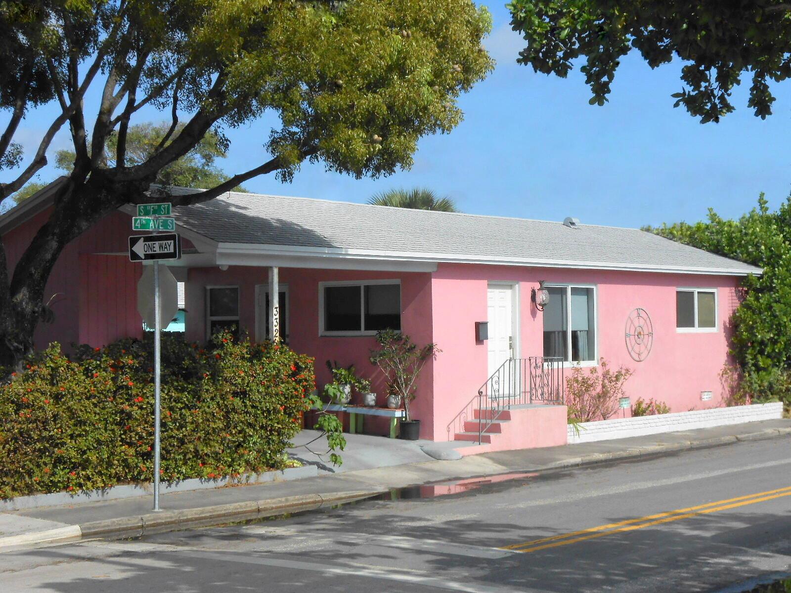 Town Of Lake Worth: Royal