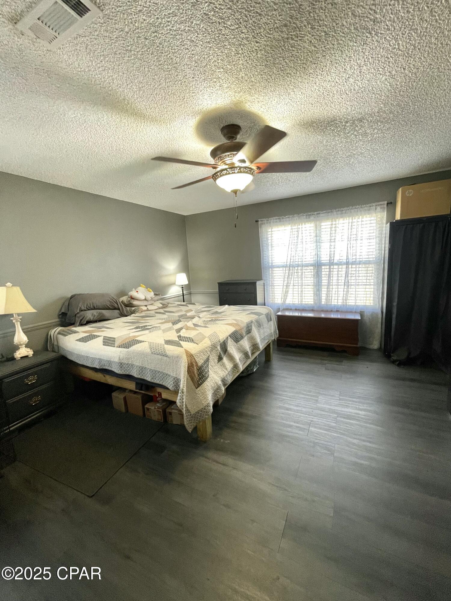 Listing photo id 24 for 5386 Cooper Street