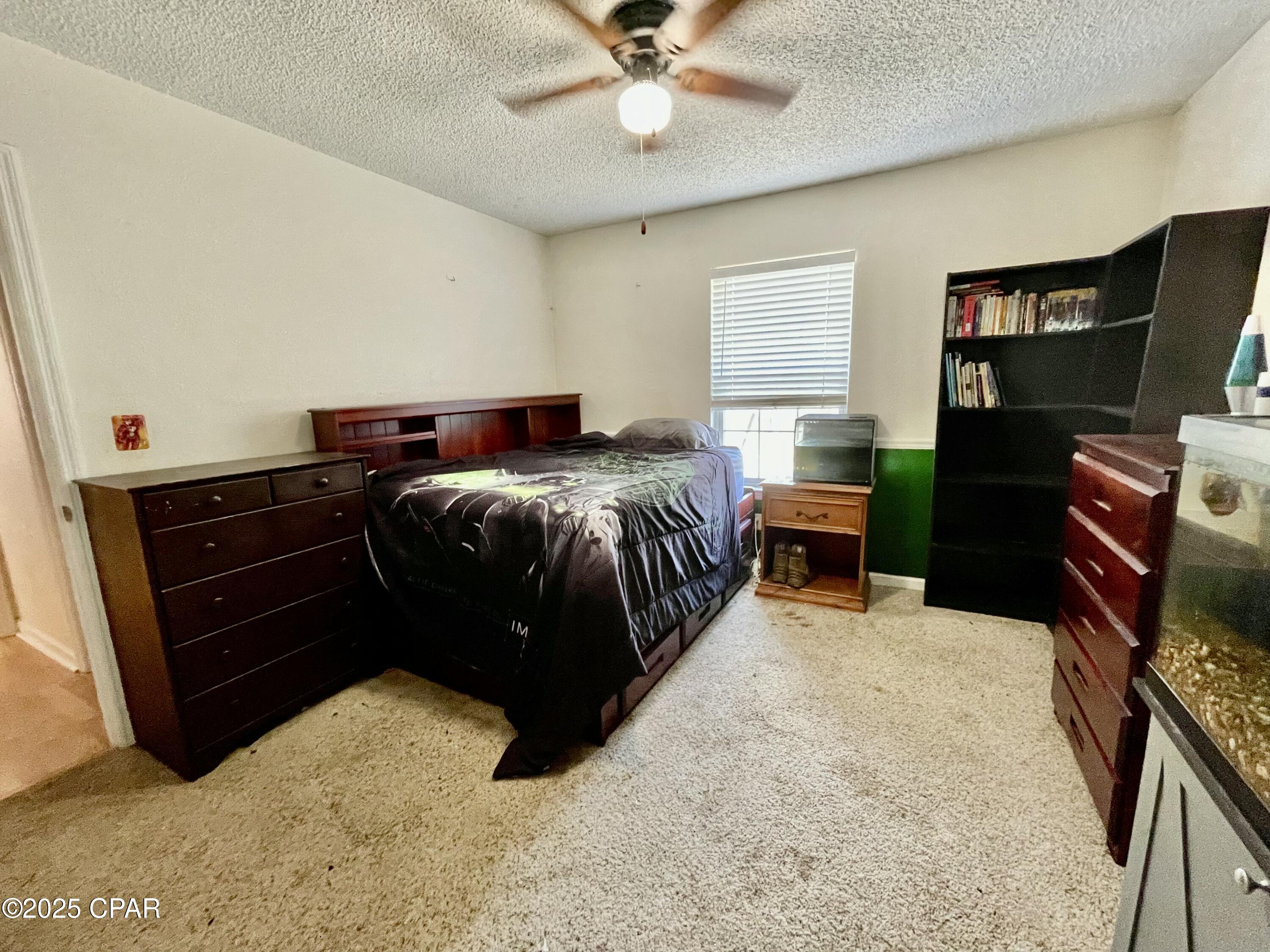 Listing photo id 29 for 5386 Cooper Street