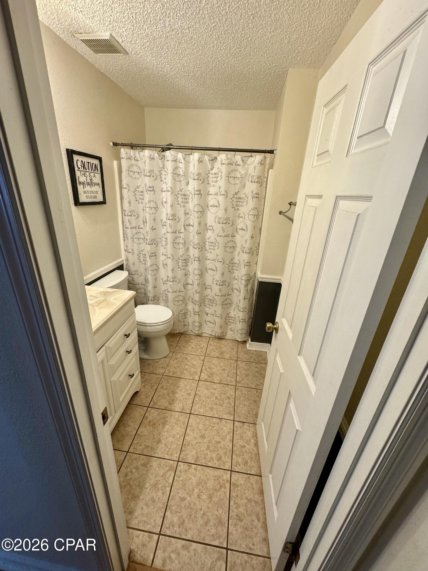 Listing photo id 32 for 5386 Cooper Street