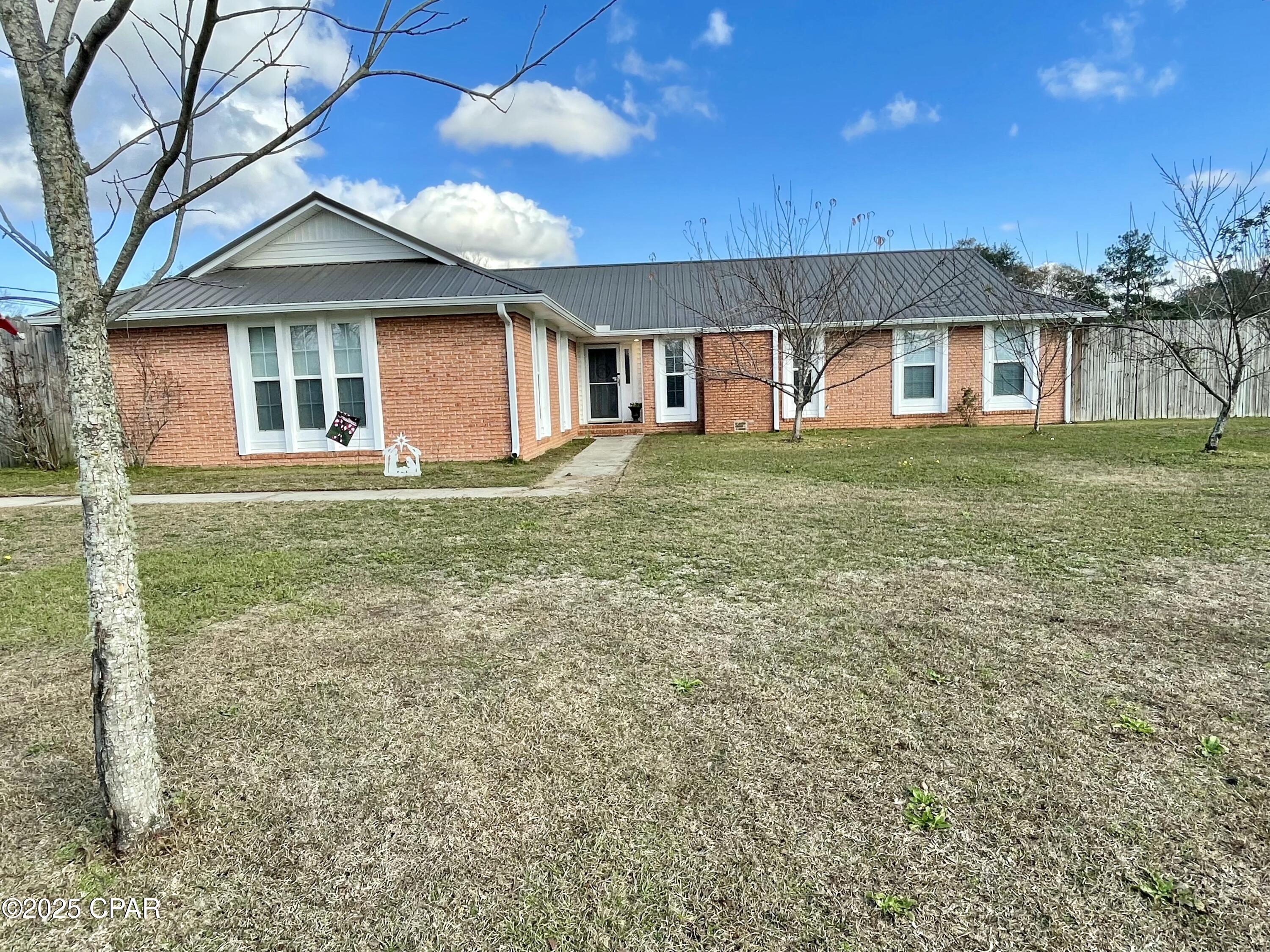 Listing photo id 5 for 5386 Cooper Street