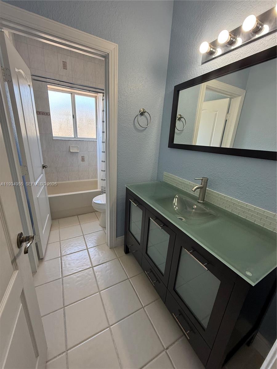 2239 SE 19th Ave 2239