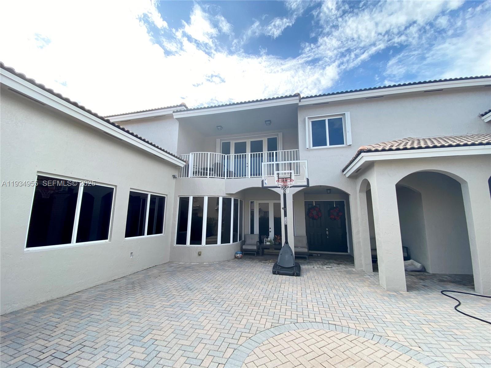 2239 SE 19th Ave 2239