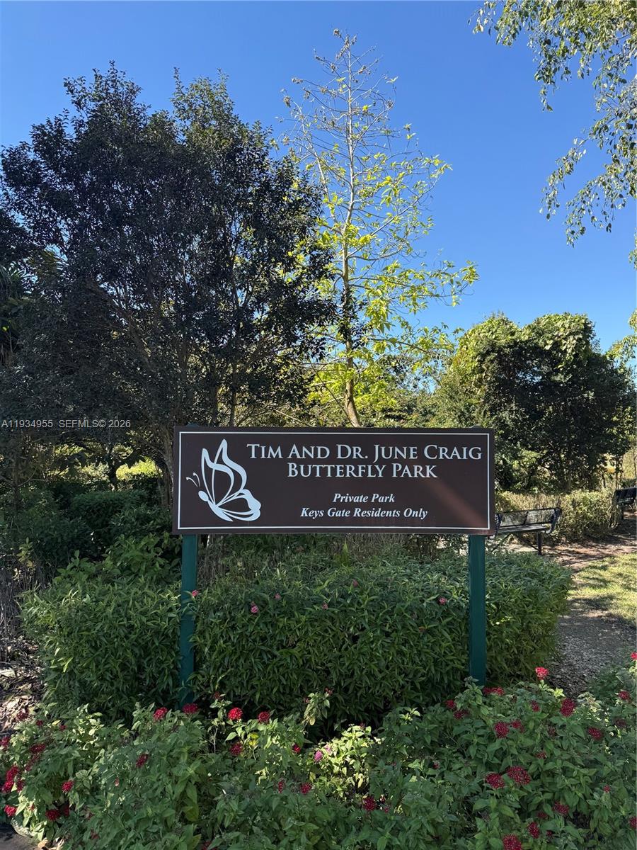 2239 SE 19th Ave 2239