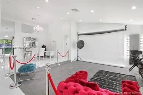 Additional property features at 270 7th St - Home in Dania Beach