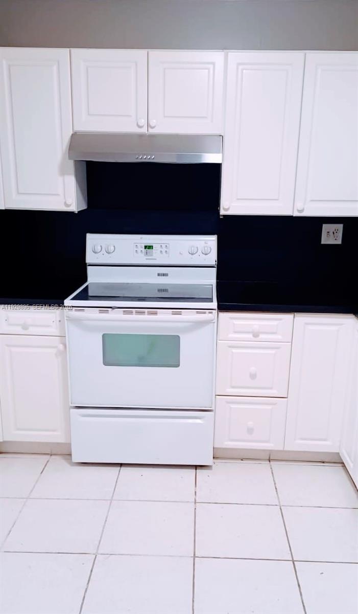 Heritage Circle Condo