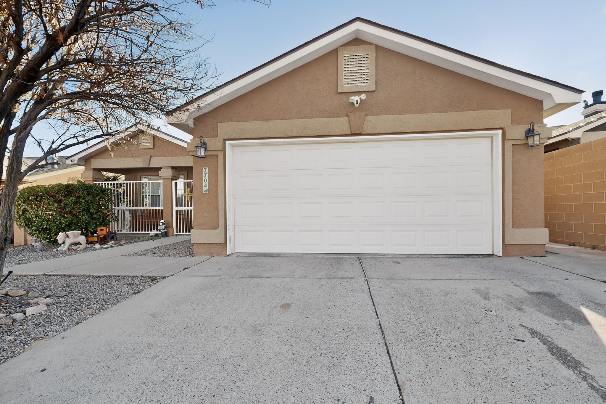 7704 Kane Court, Albuquerque NM 87120